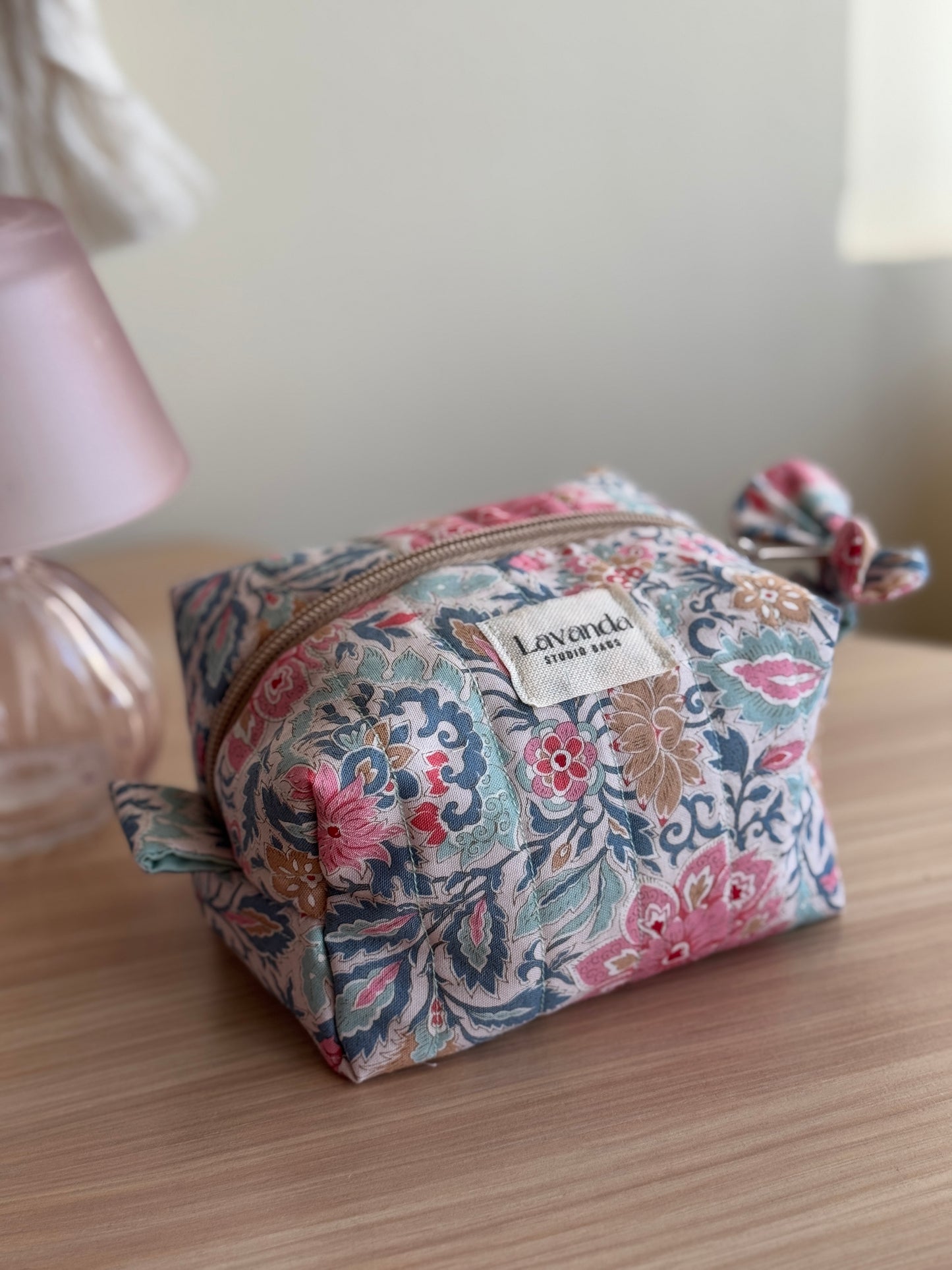 d.Mini floral lirio,cosmetic bag.