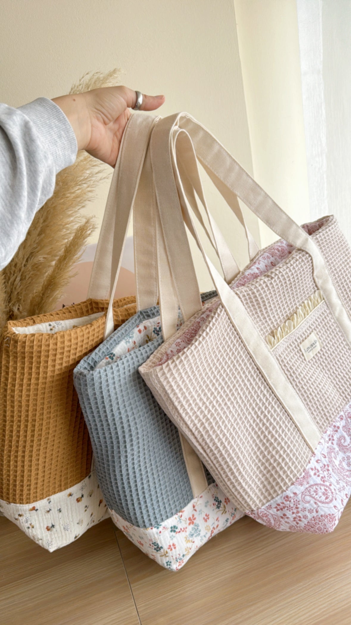 C.Tote bag/ vanilla line