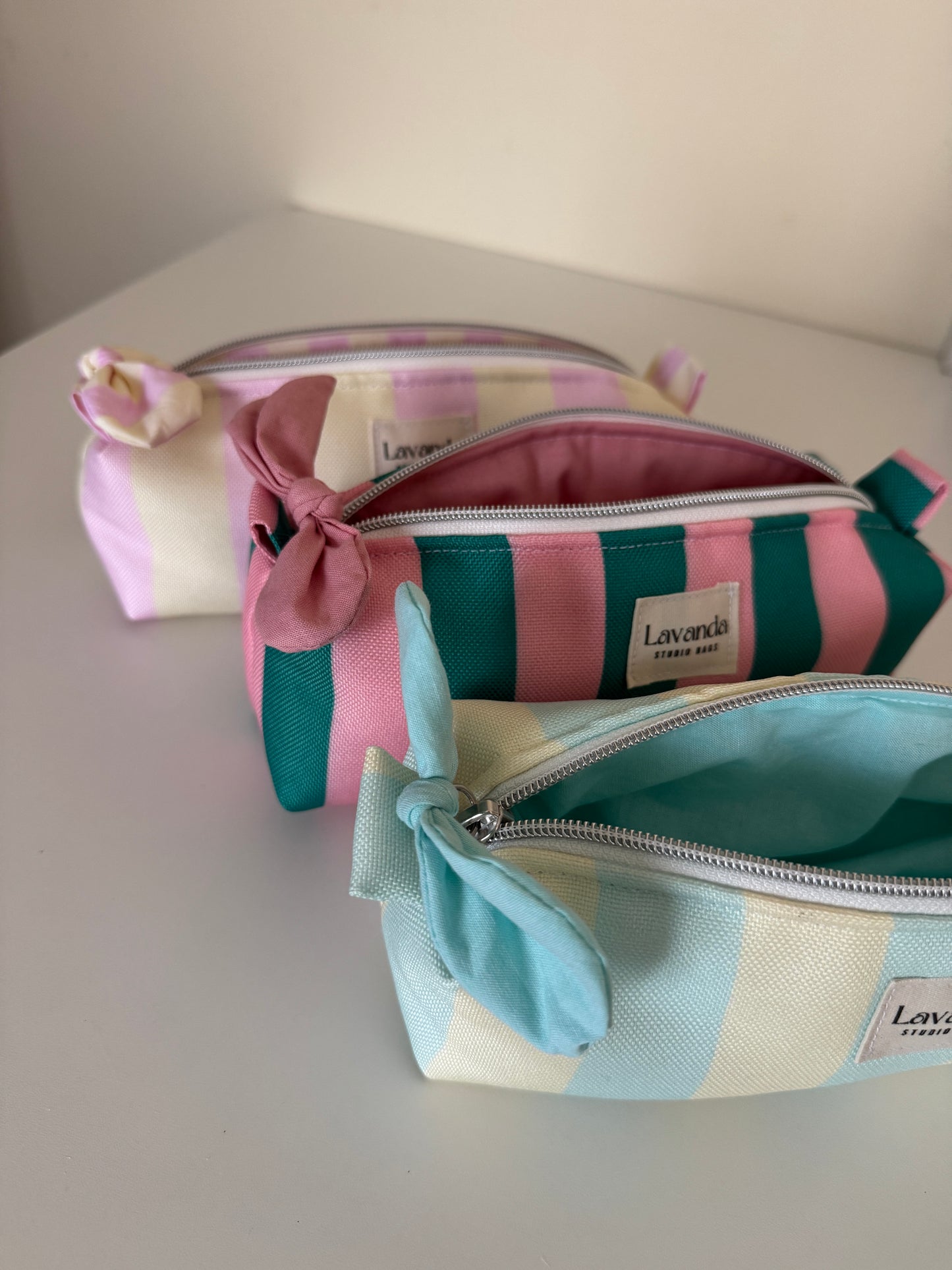 A.Pen cases🌸 Rayas 2