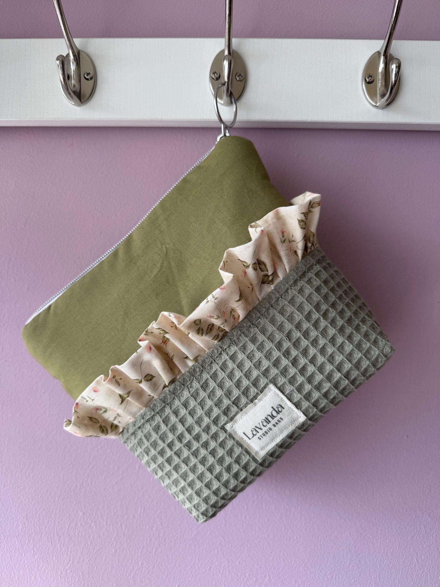 b.Cosmetic bag cosmos green