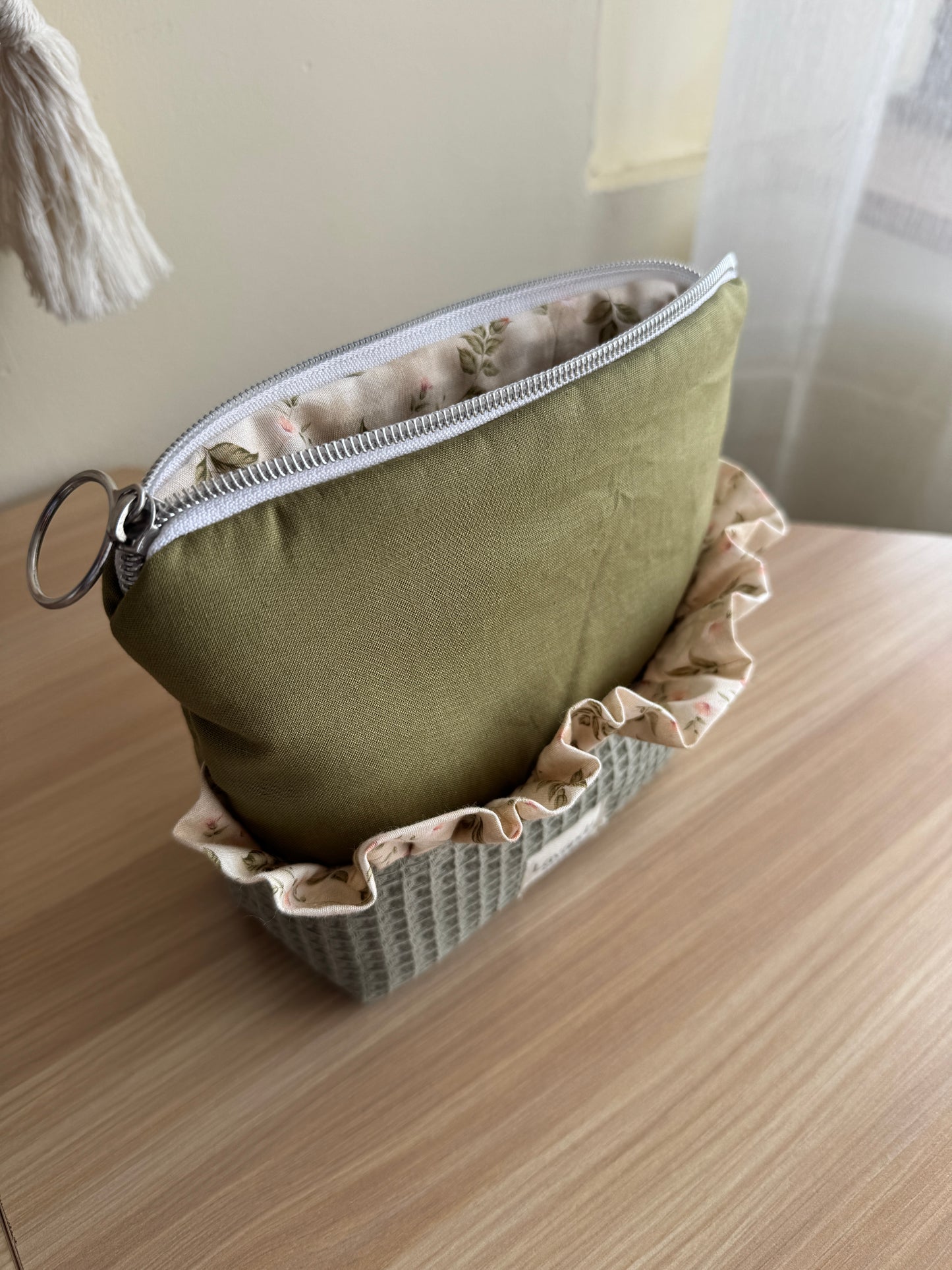 b.Cosmetic bag cosmos green