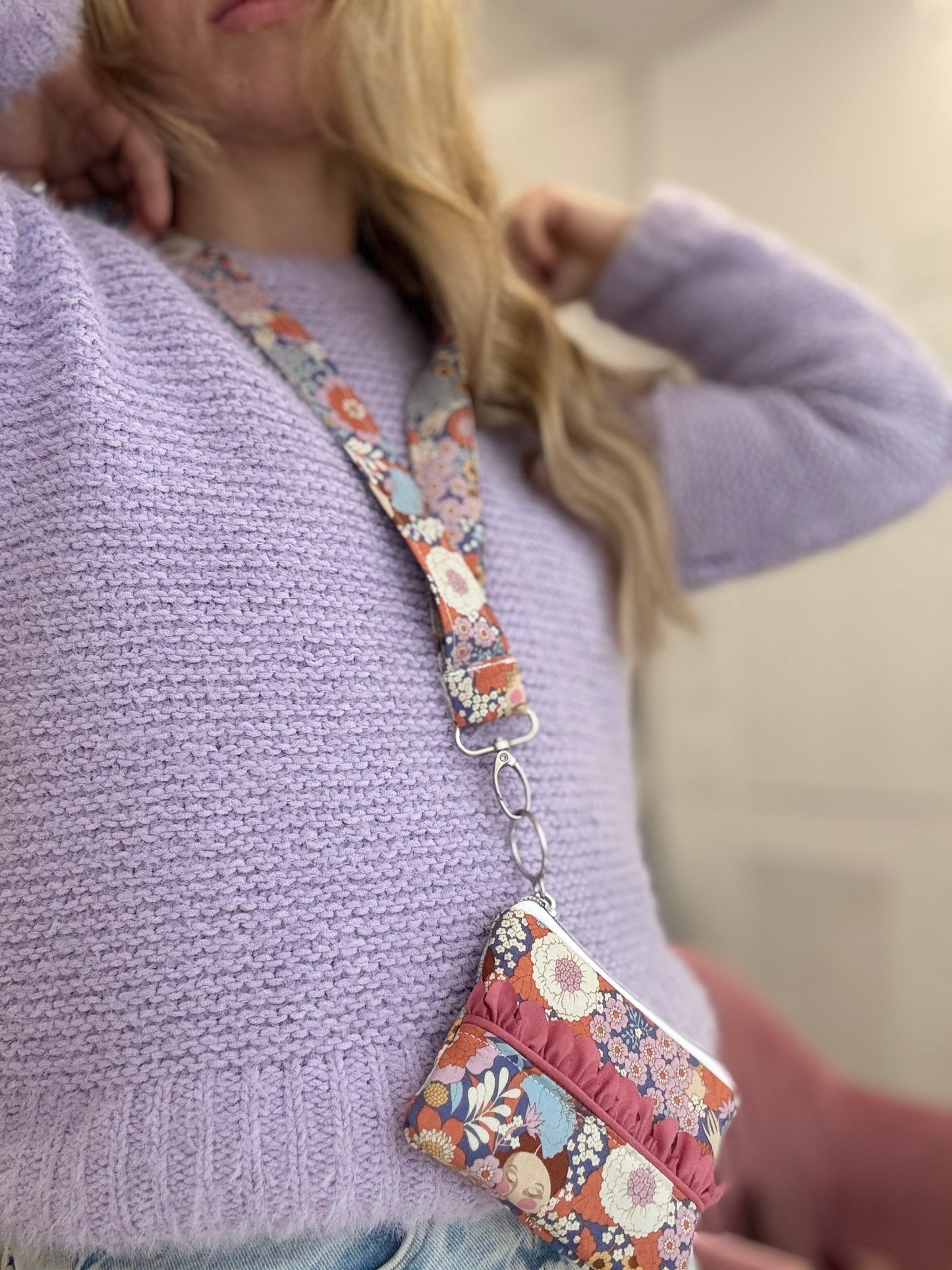 Lanyard+ mini pouch 3