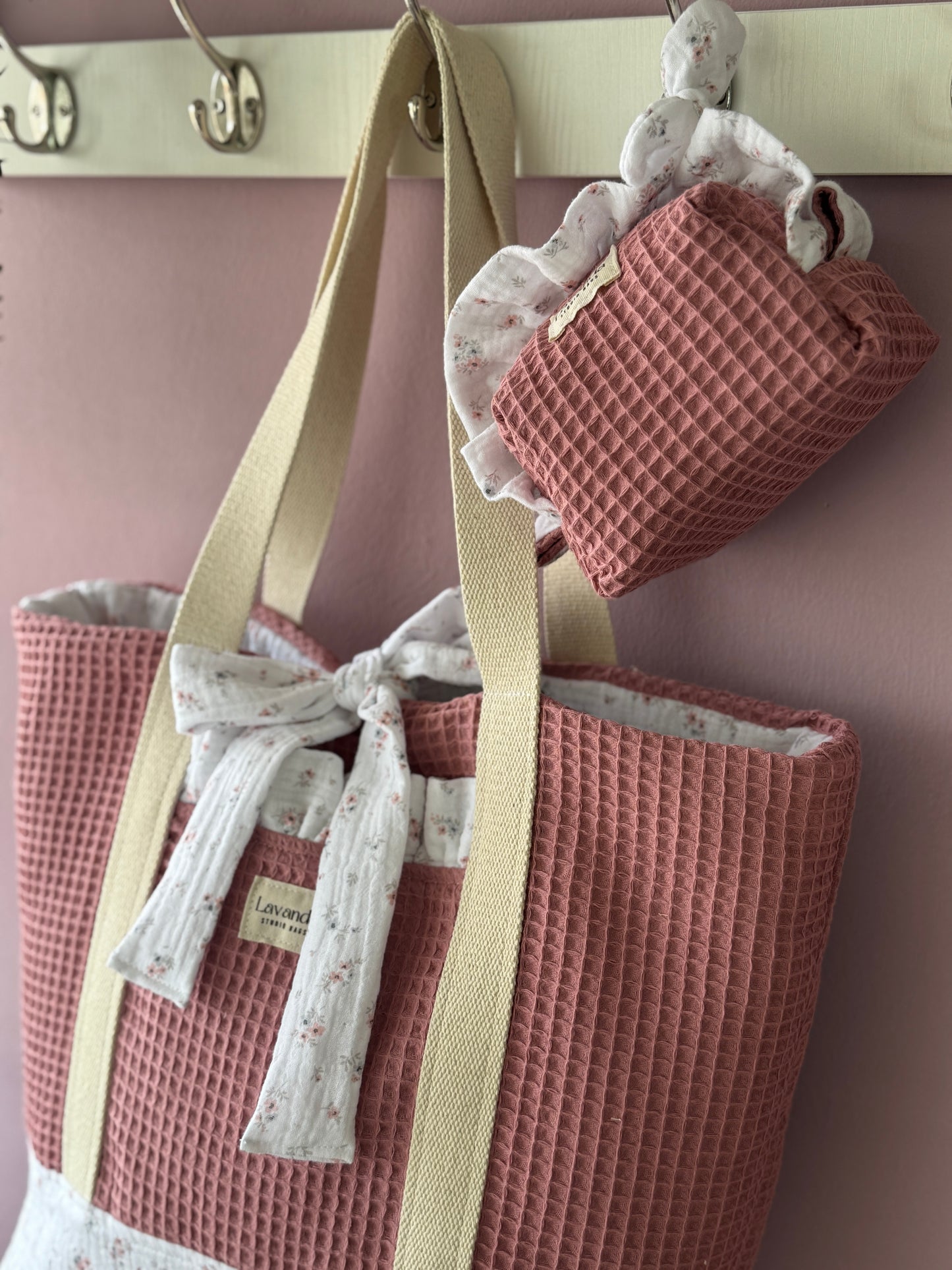 A.Tote bag waffle (custom bag) Available to make within 15 business days.