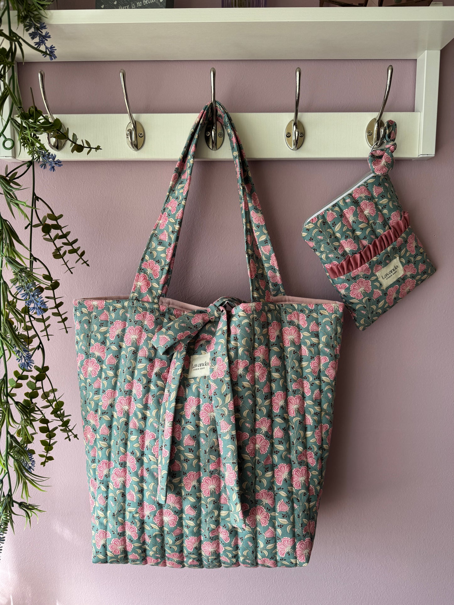 B.Tote bag Amalia green petrol pink flowers.
