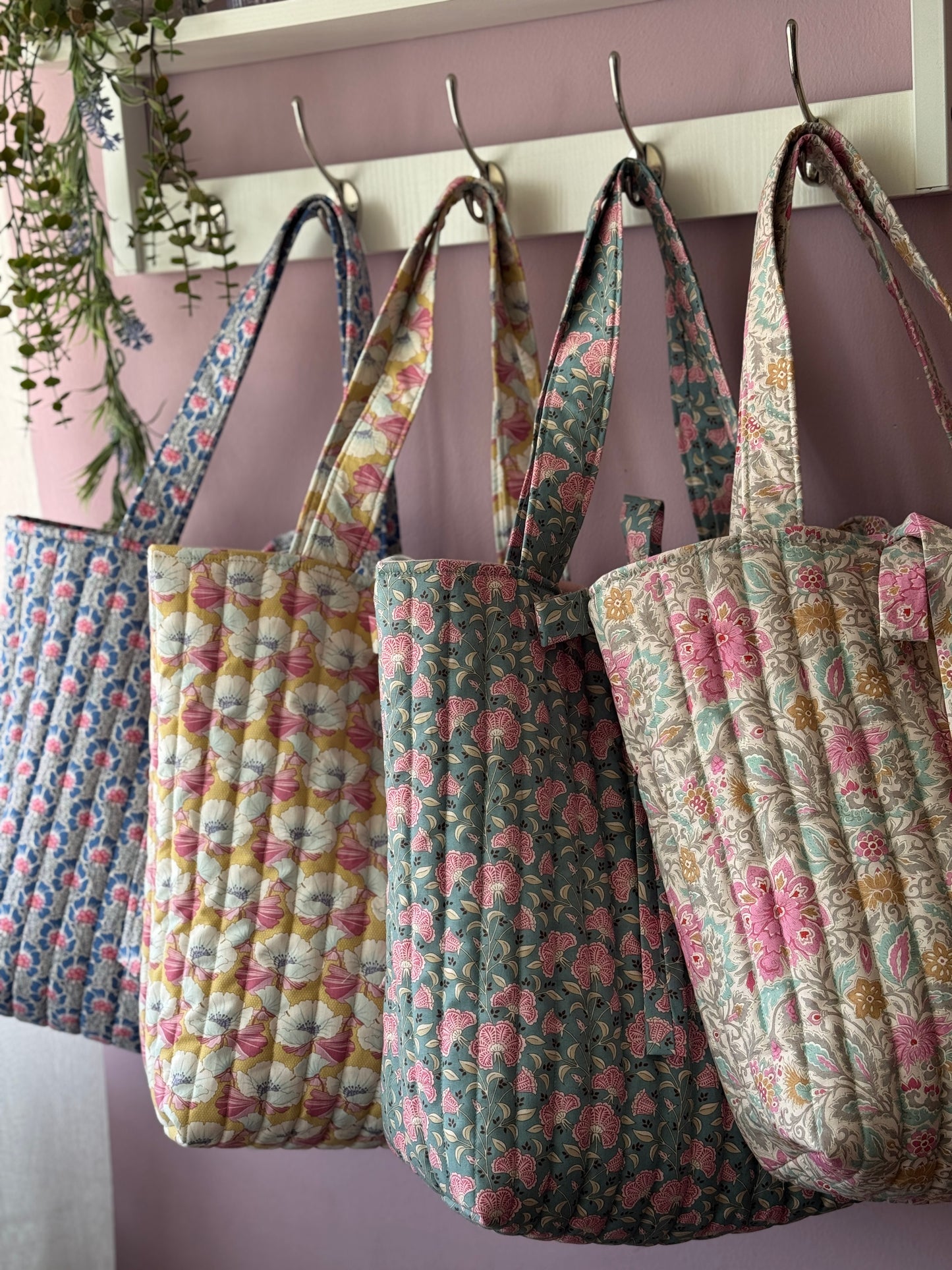 B.Tote bag Begonia flowers.