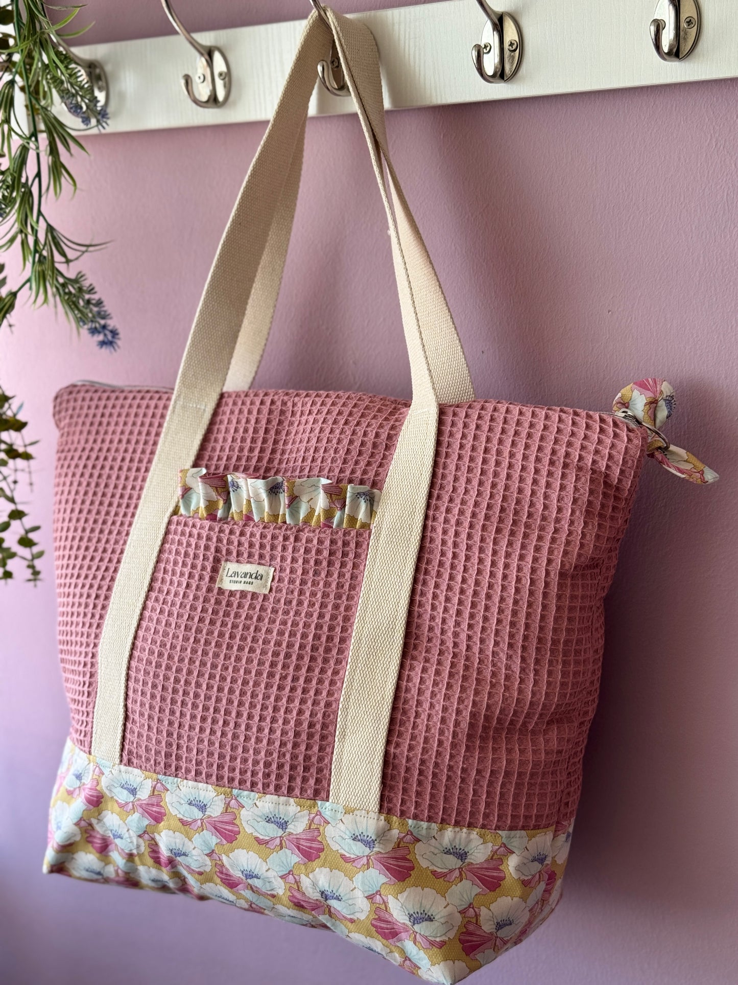A.Tote bag Dalia pink waffle and flowers (custom bag) Available to make. Zipper