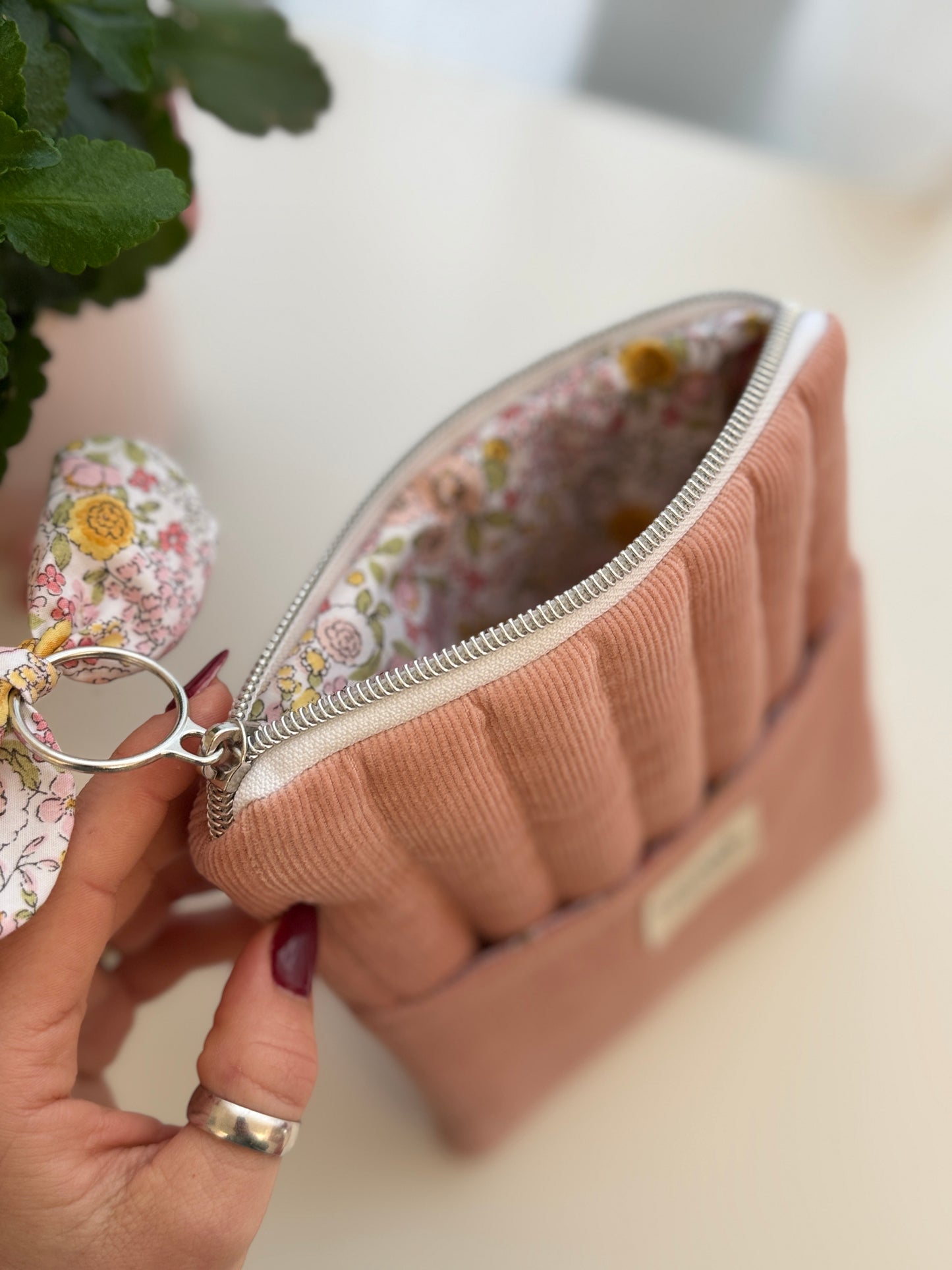 Capa para Kindle cápsula rosa pastel
