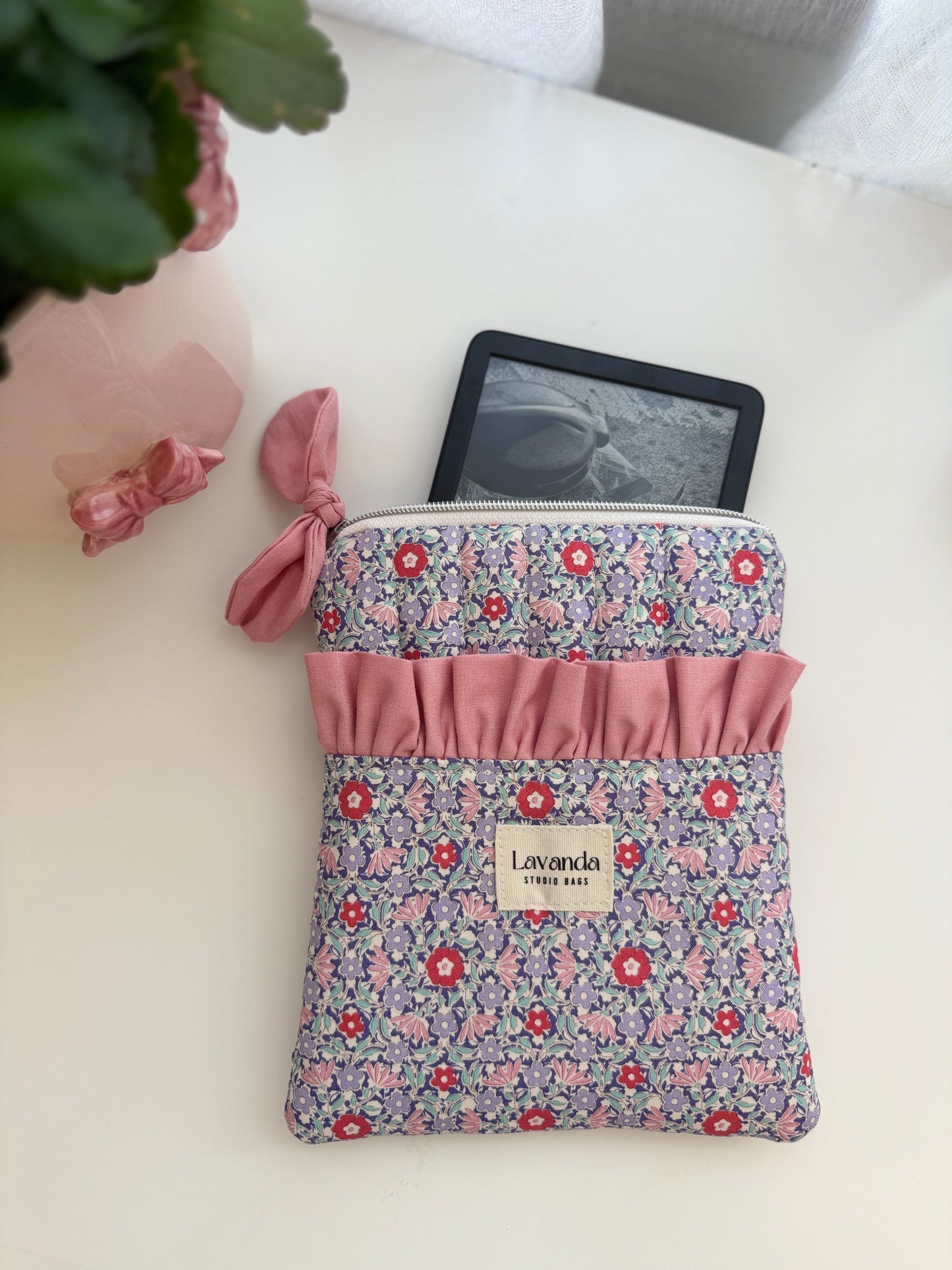 Capa de Kindle floral e rosa pastel