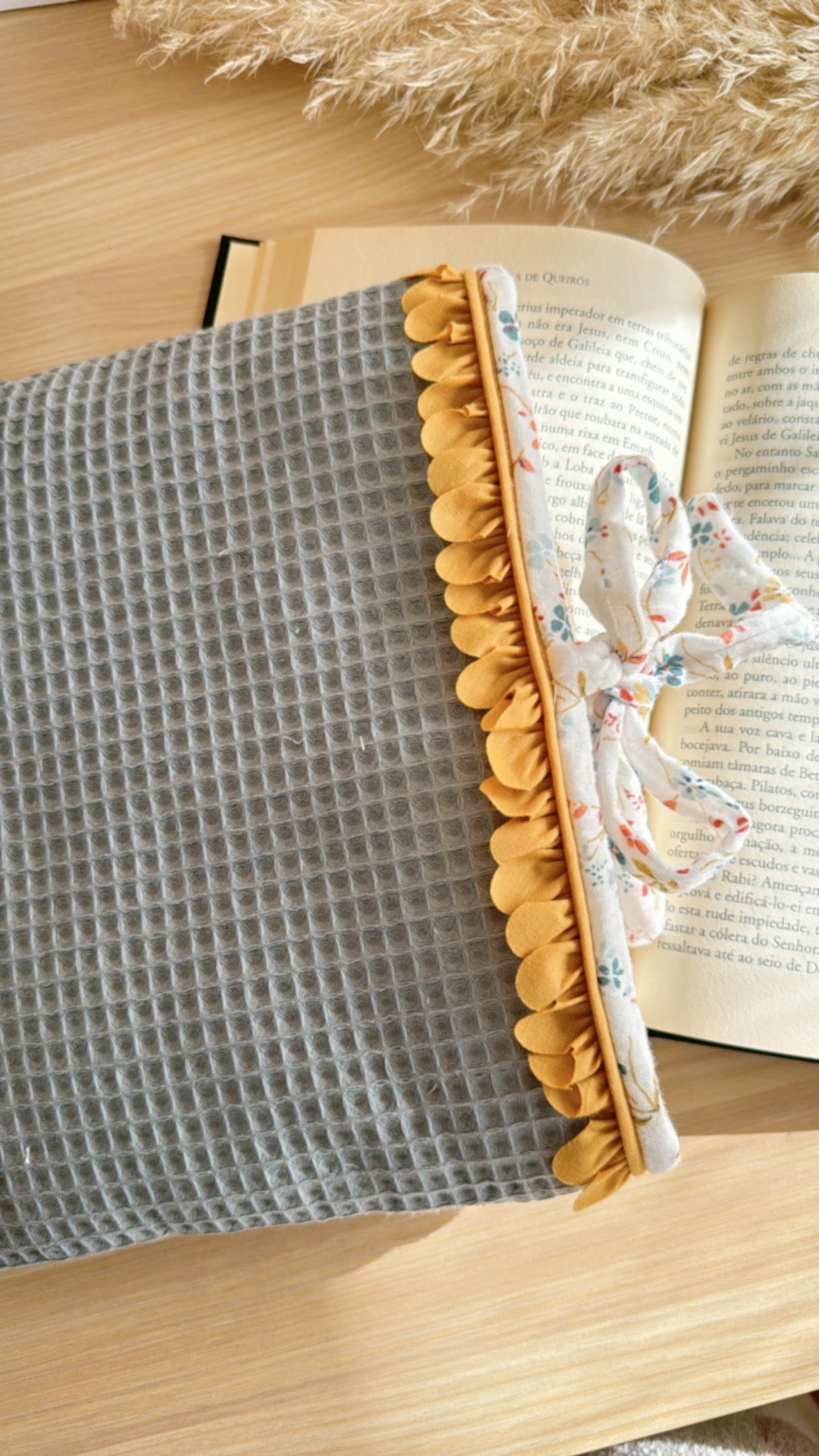 Book cover Nomi/ Lirio line
