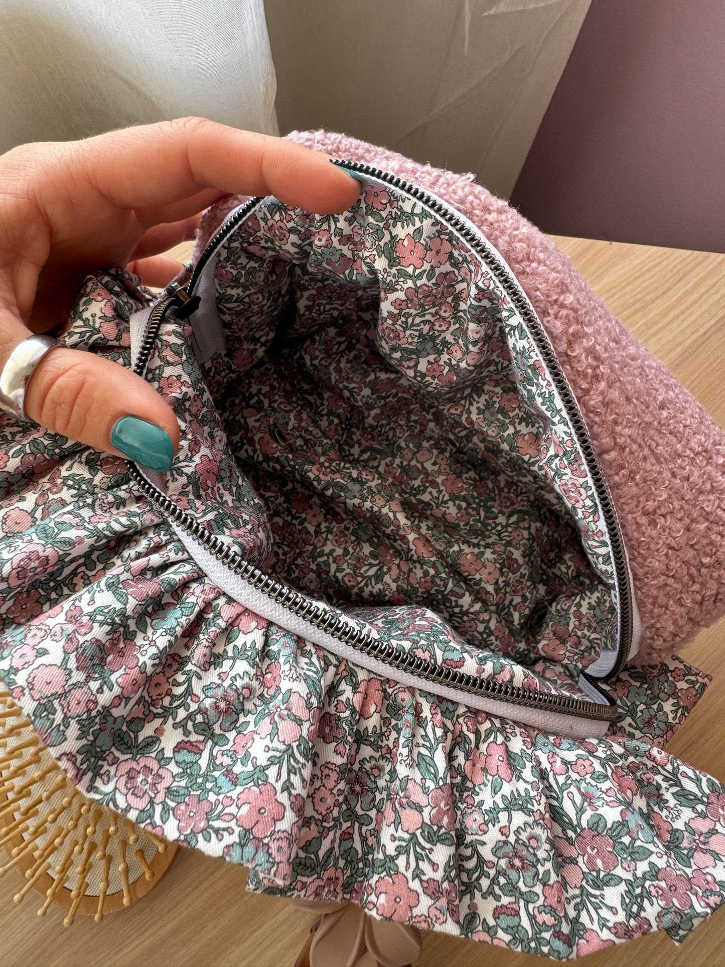 Fresia teddy cosmetic bag old pink with ruffle.