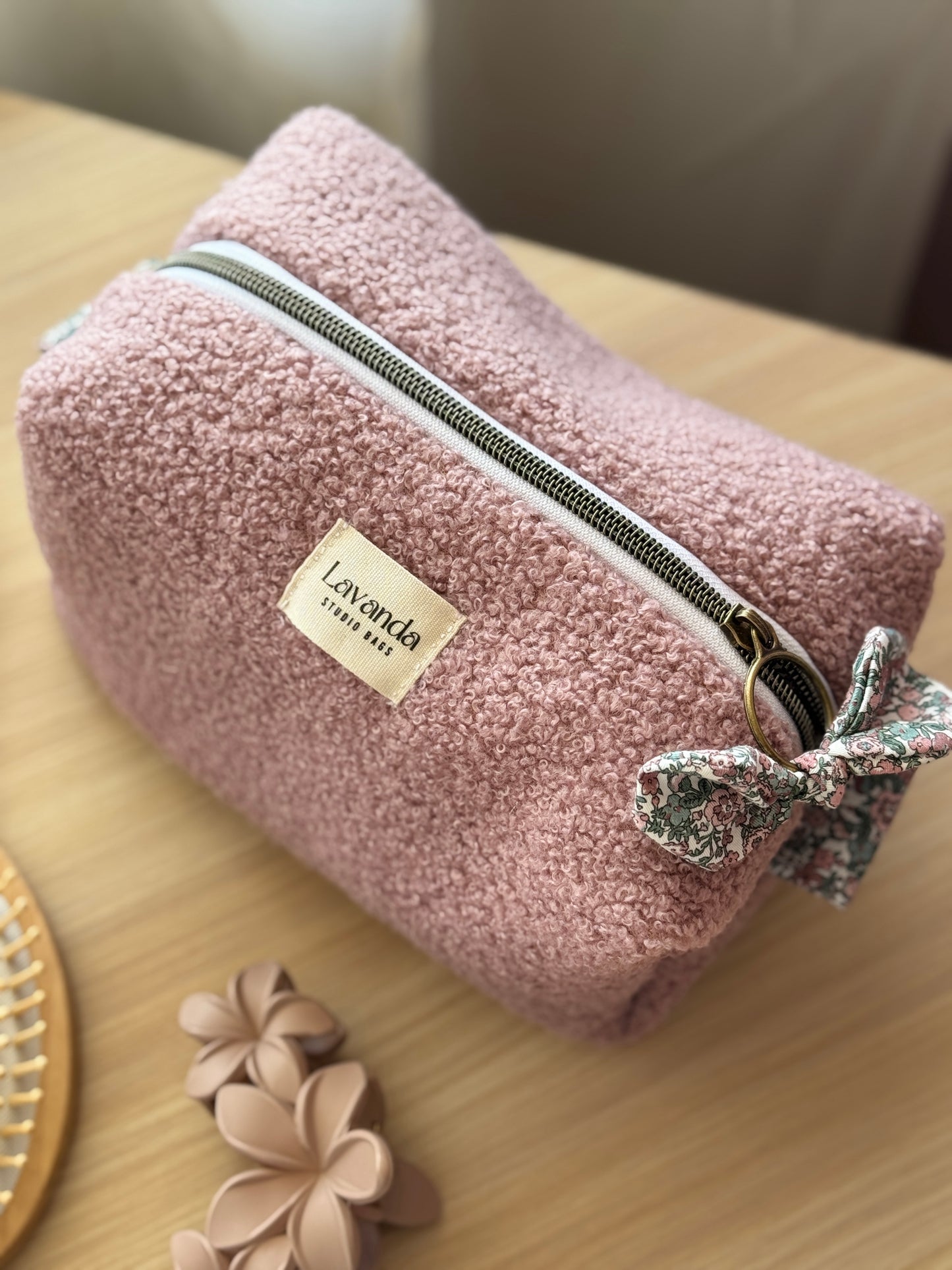 Fresia teddy cosmetic bag old pink.