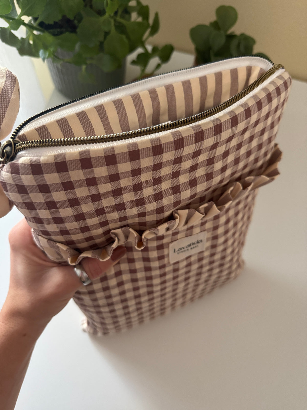Book sleeve Vichy camel and vainilla with pocket