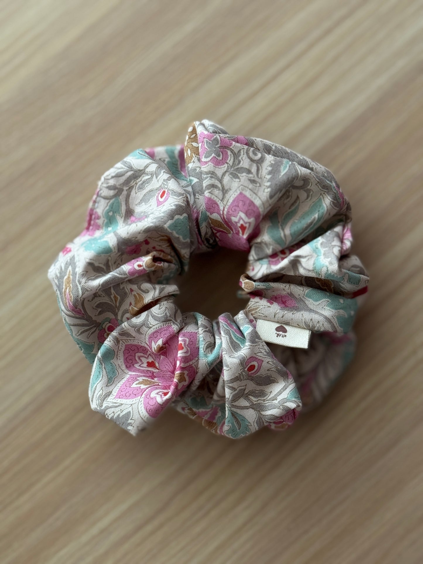 Scrunchie lirio flowers pattern 3