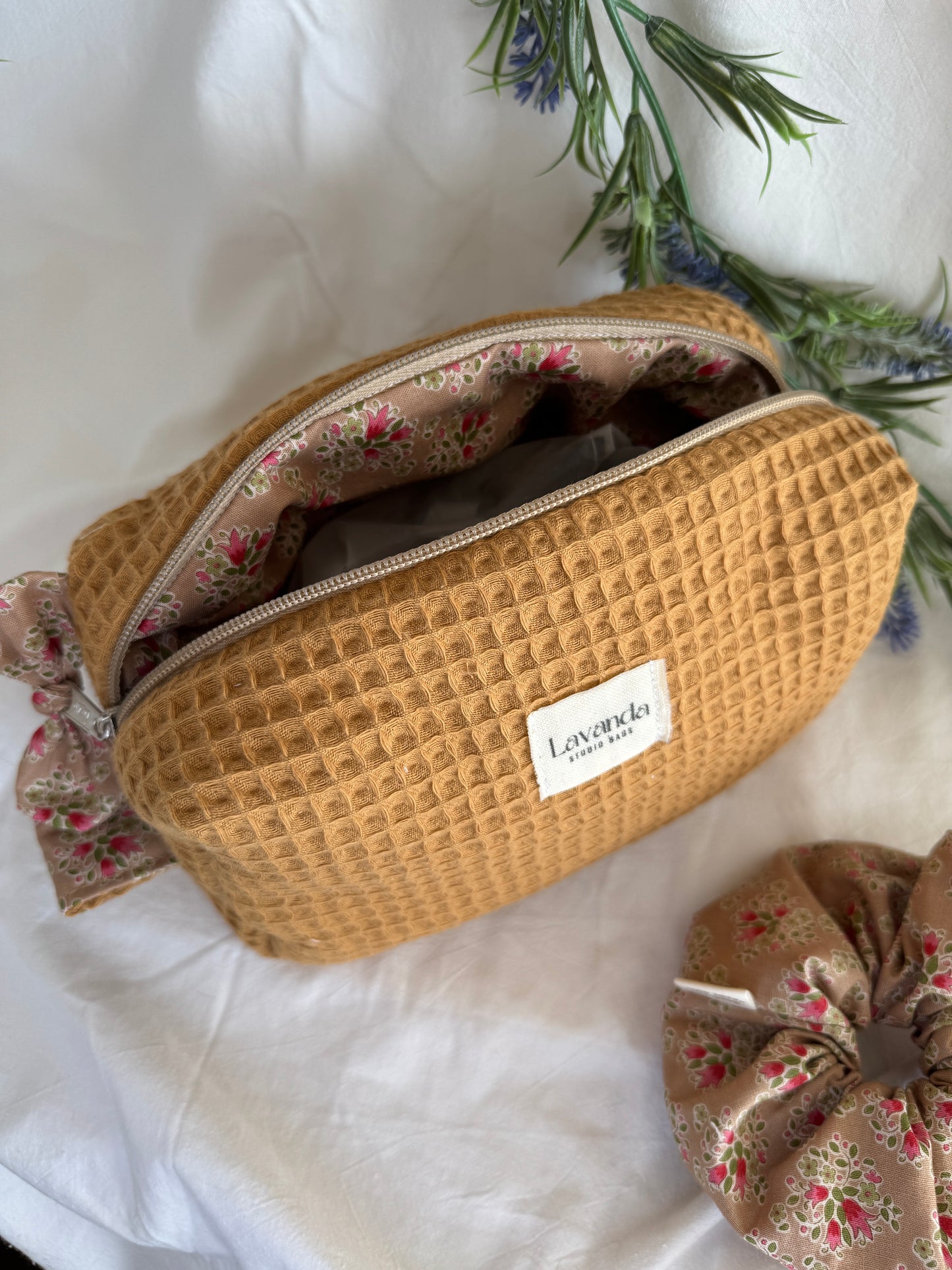 c.Cosmetic bag cinammon ,cinnamon waffle fabric.