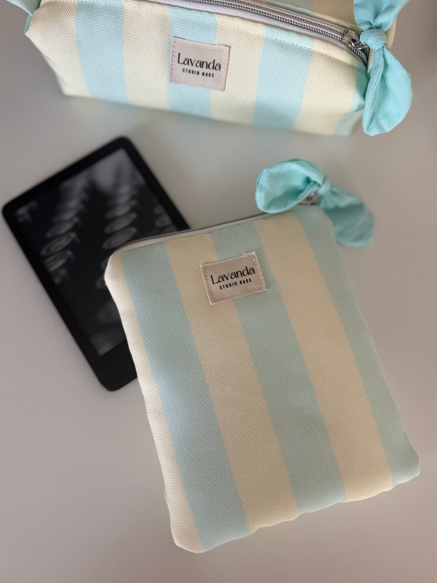 Kindle sleeve simple🌸