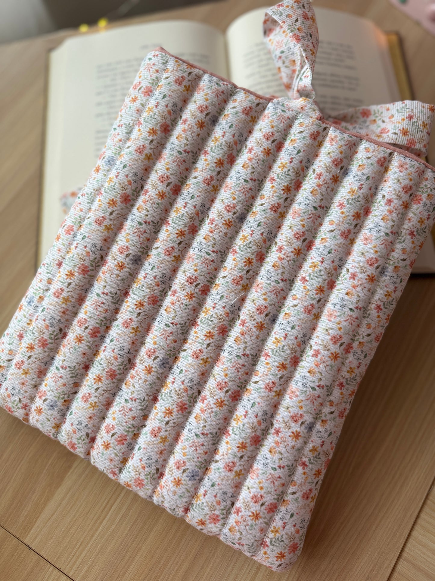 Book cover mint waffle/flowers