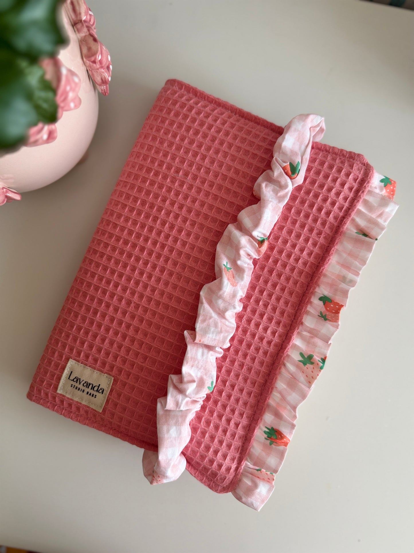 Book cover with flaps strawberry and pink waffle/ elastic