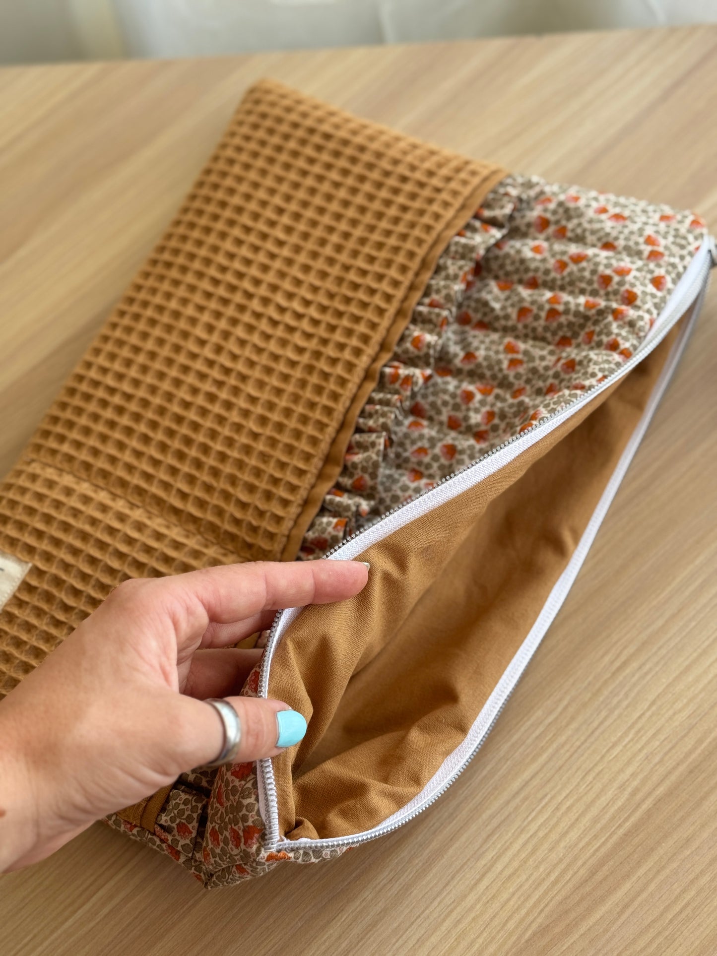 Canela flower and ocre waffle lpad case.