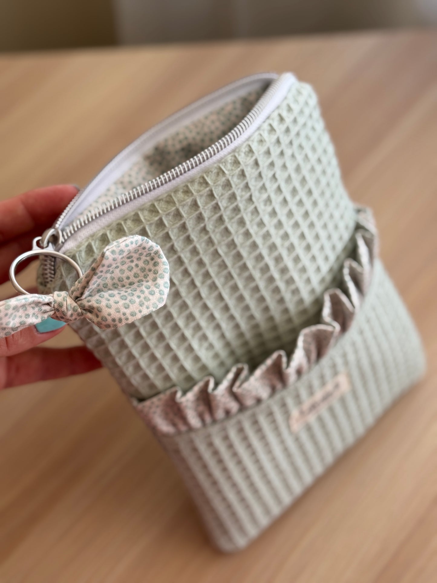 Kindle sleeve mint ice cream/ limited edition