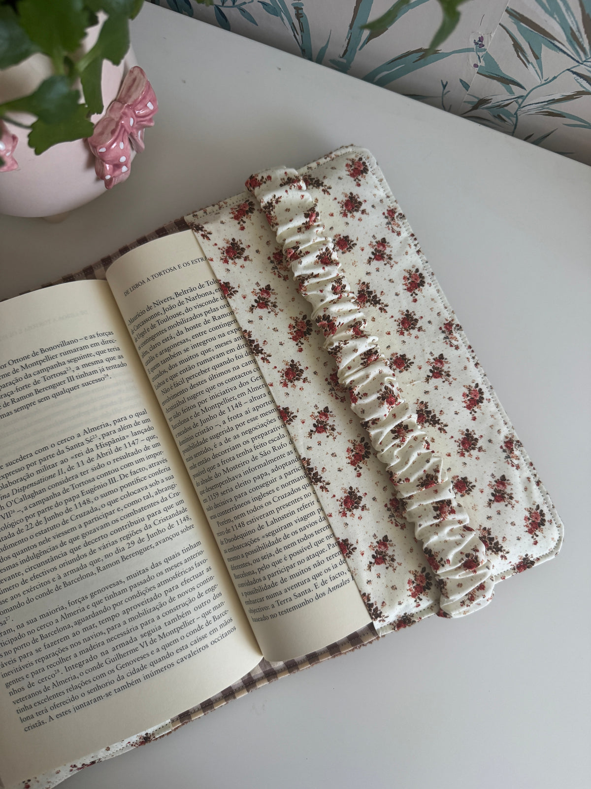 New! Book cover with flaps pana, flowers and Vichy brown