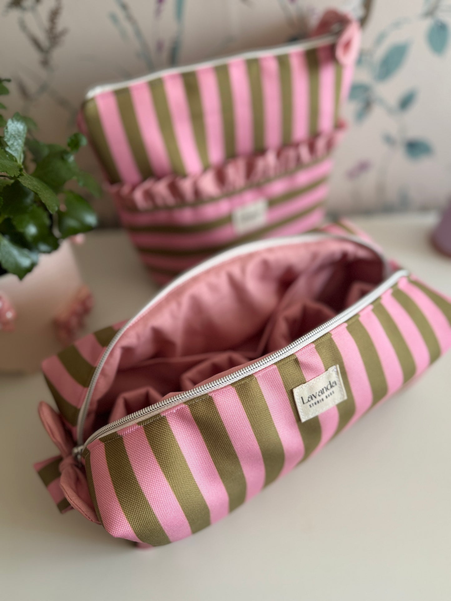 Dyson airwrap bag strap pink and olive
