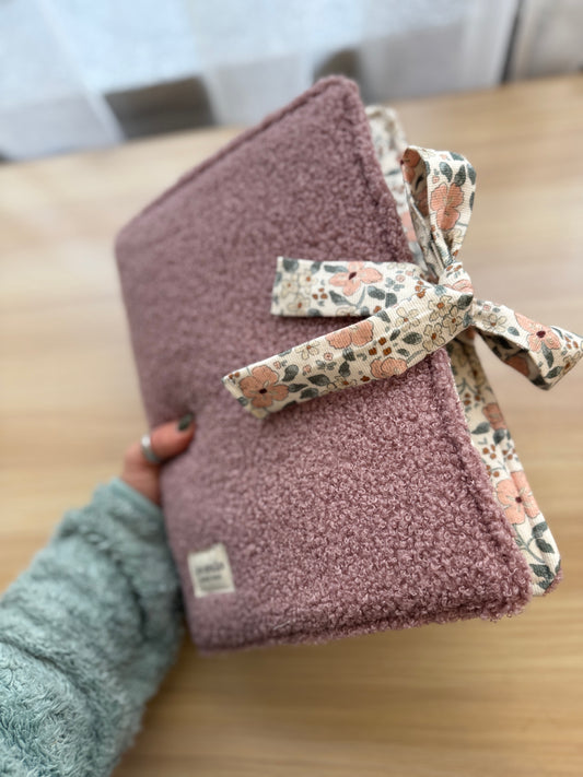 Book cover with flaps teddy old pink and flowers