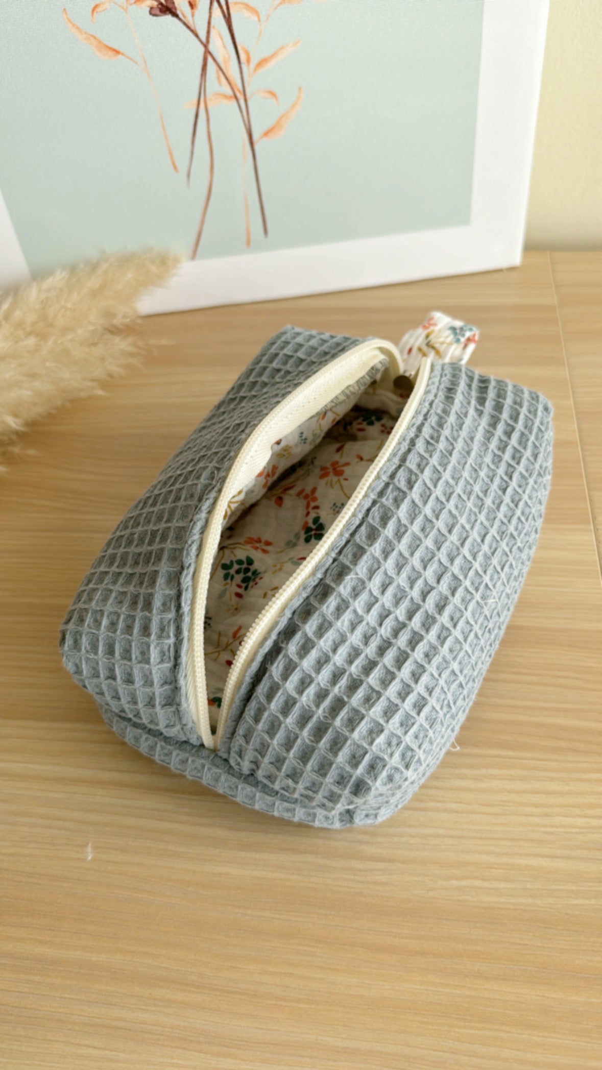 Cosmetic bag waffle / Lirio line.