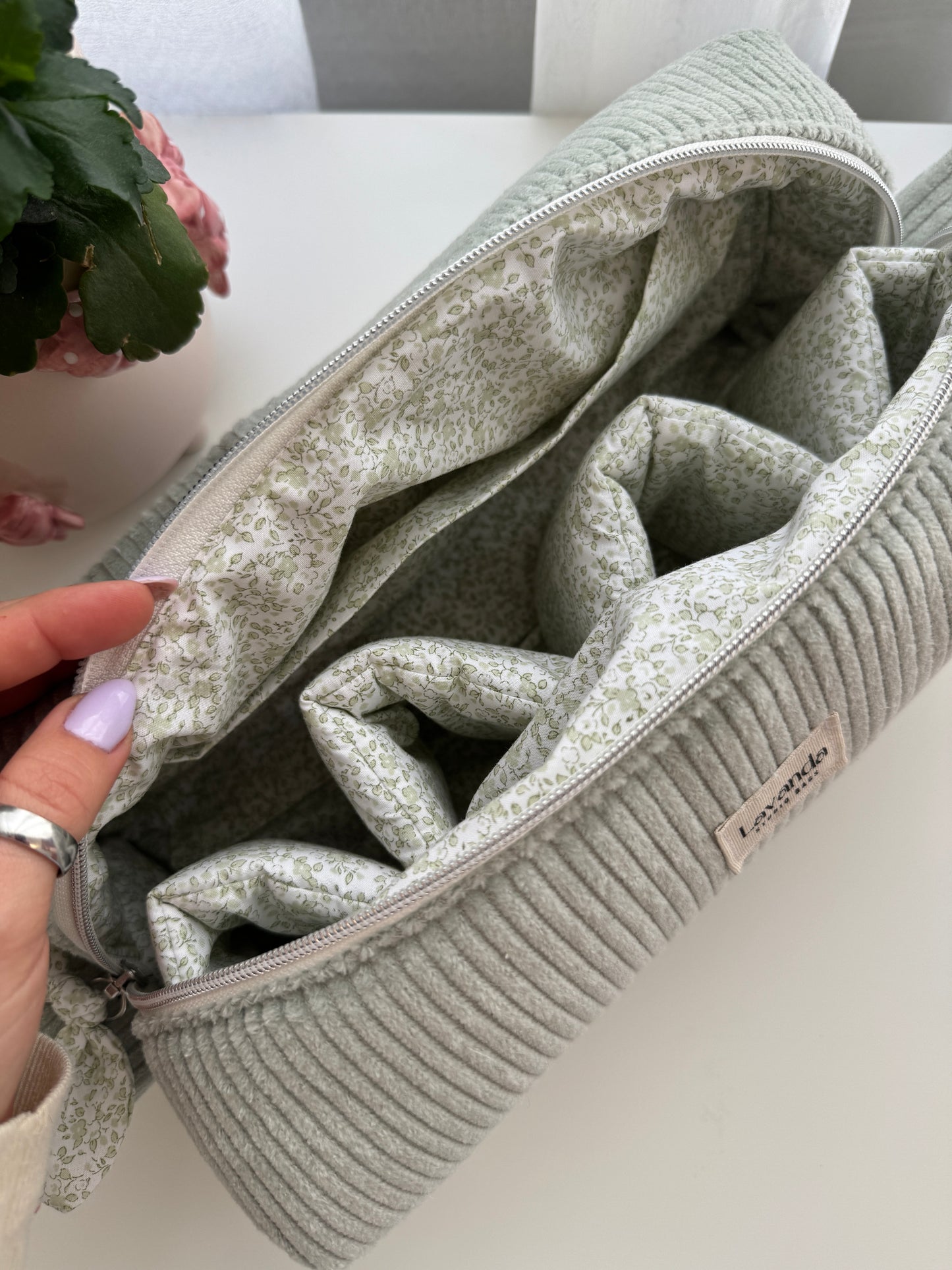 Dyson airwrap bolsa menta pana e flores por dentro