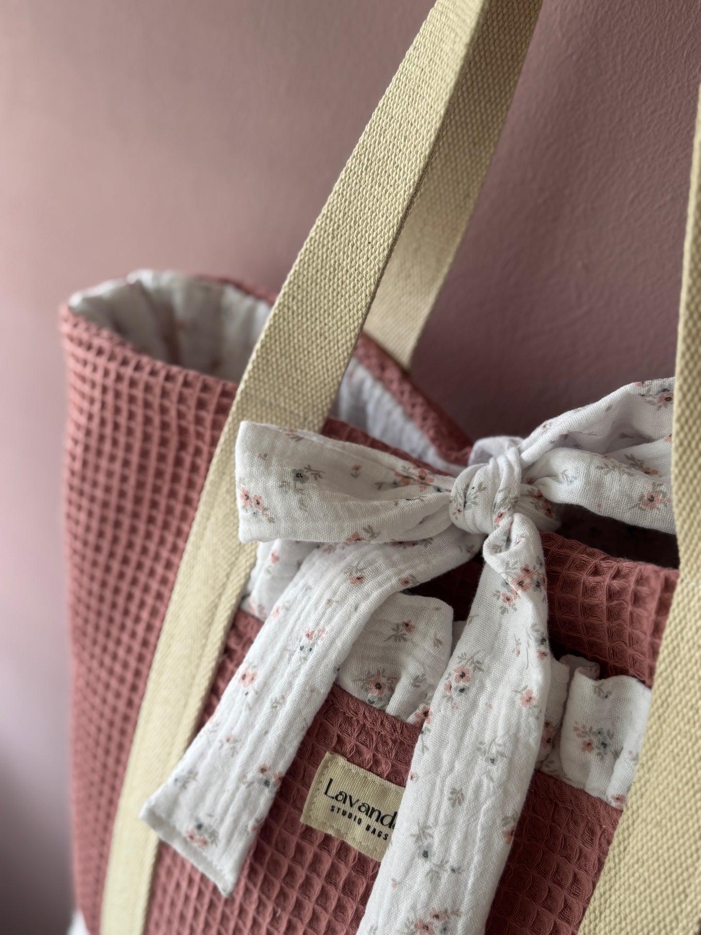 A.Tote bag waffle (custom bag) Available to make within 15 business days.