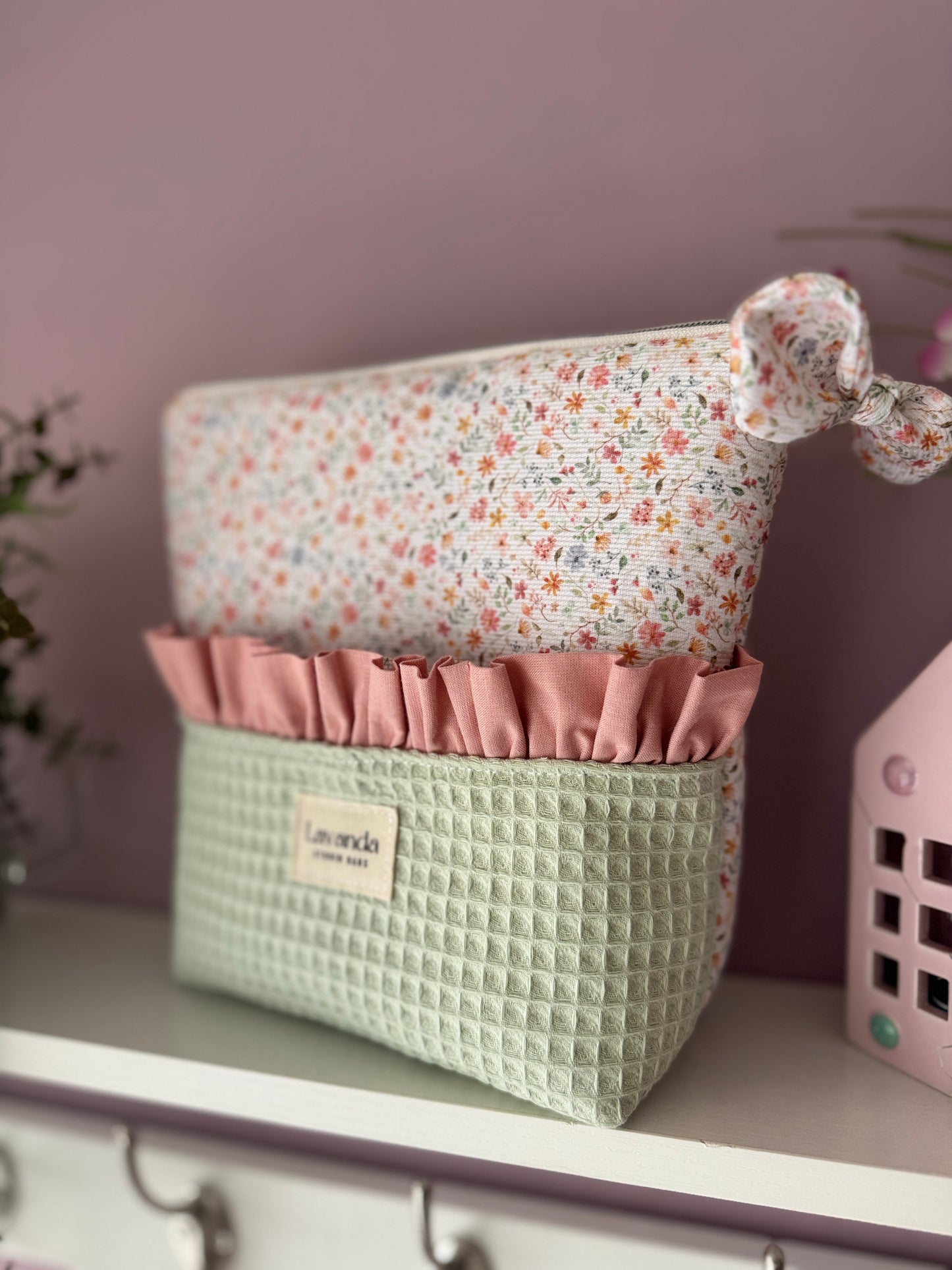 b.Cosmetic bag cosmos pastel mint