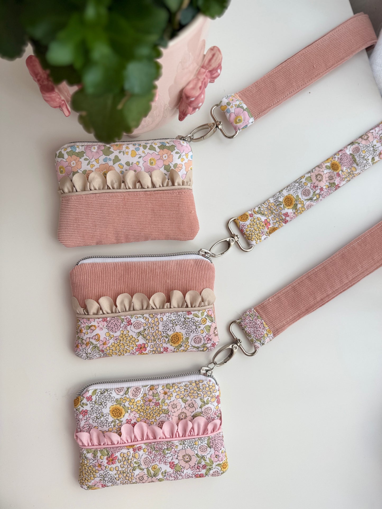 Cordões + mini bolsa