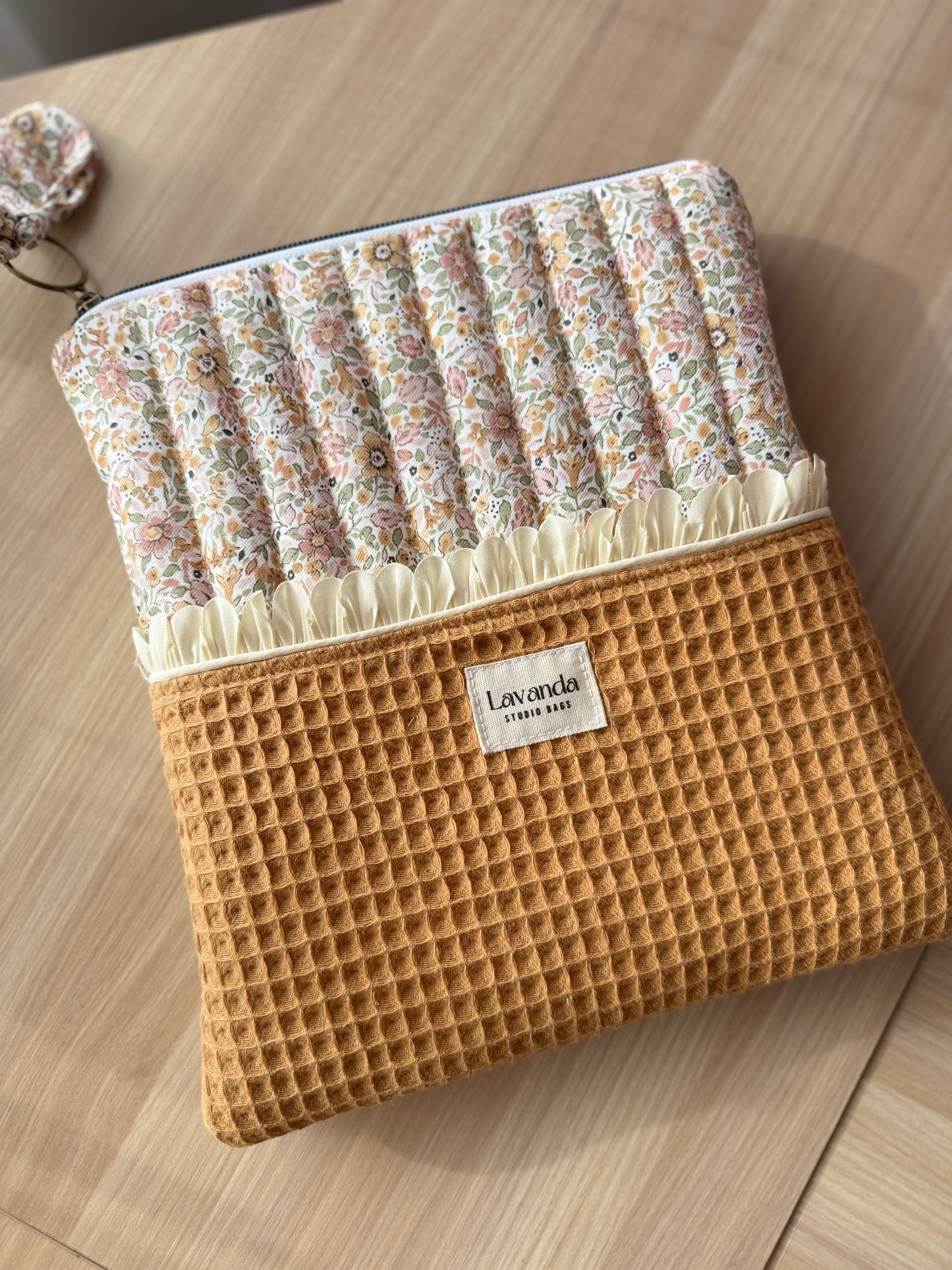 Book cover waffle ocre flowers with zip