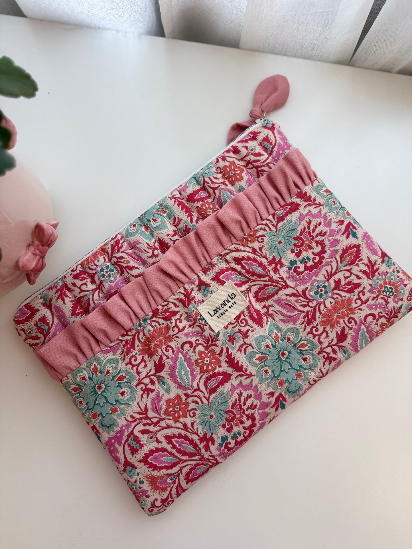 Capa para computador portátil/ iPad/ MacBook/ tablet com flores cor-de-rosa e coloridas