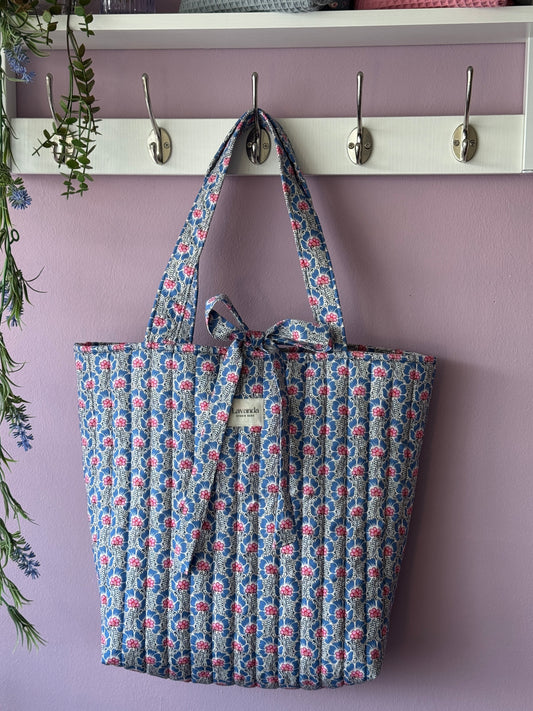 Restock! Tote bag blue love flowers.