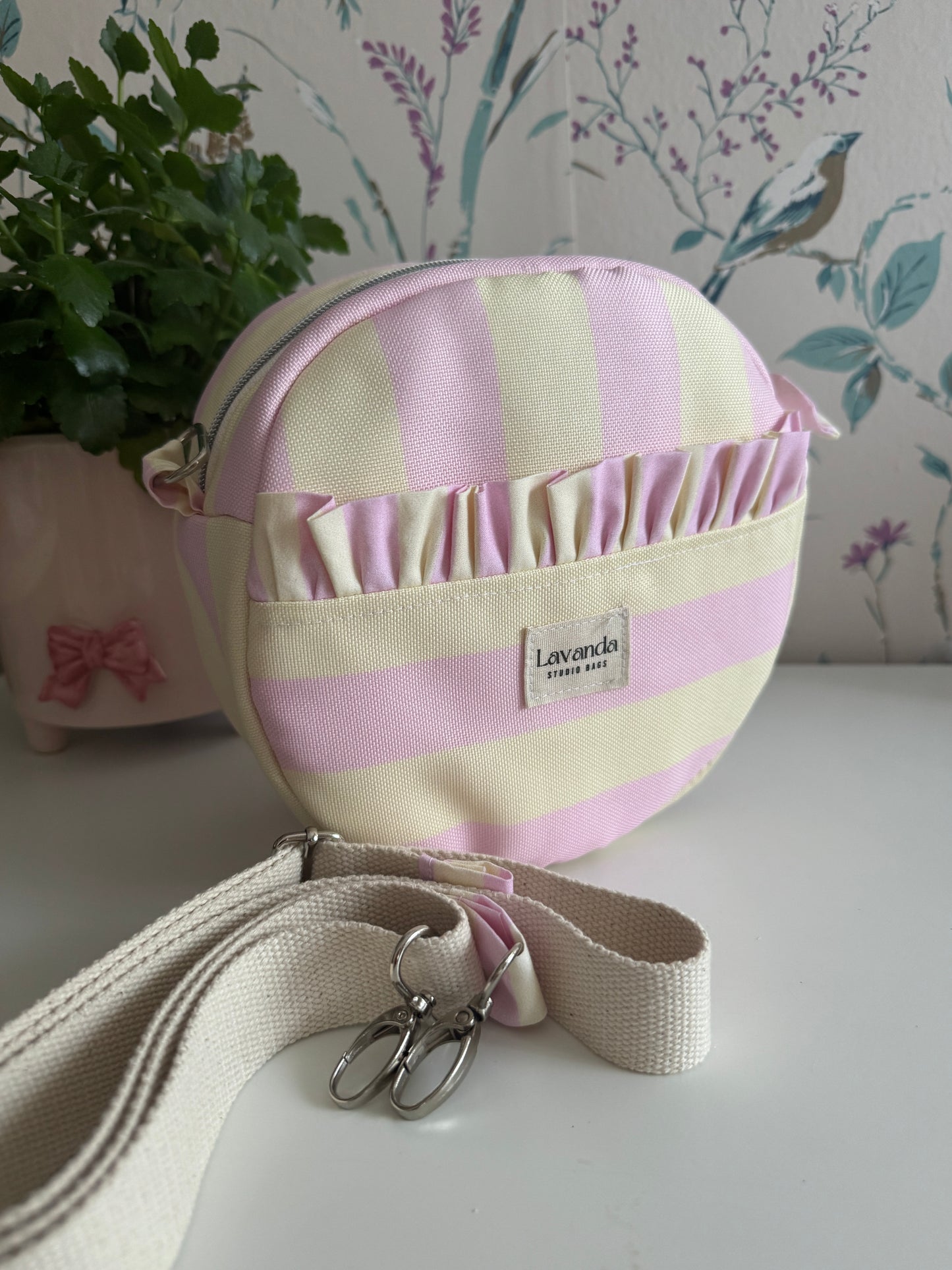 Round shoulder bag jazmín summer collection pink and pastel yellow