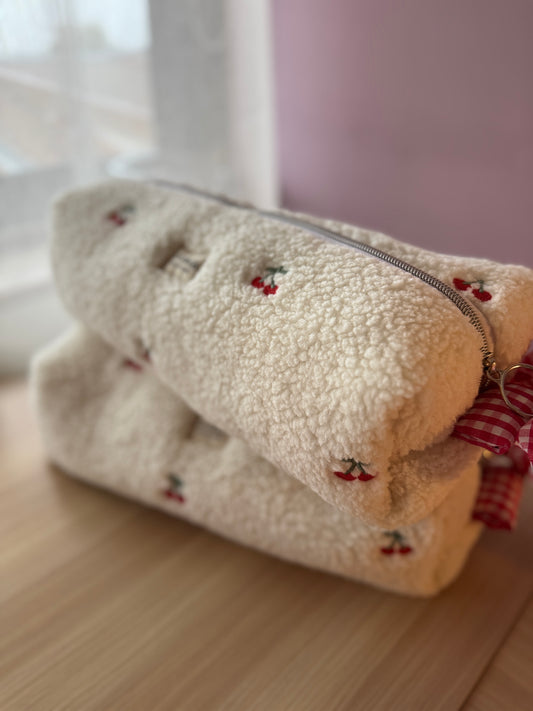 One left! Cherry Dyson airwrap bag 🍒