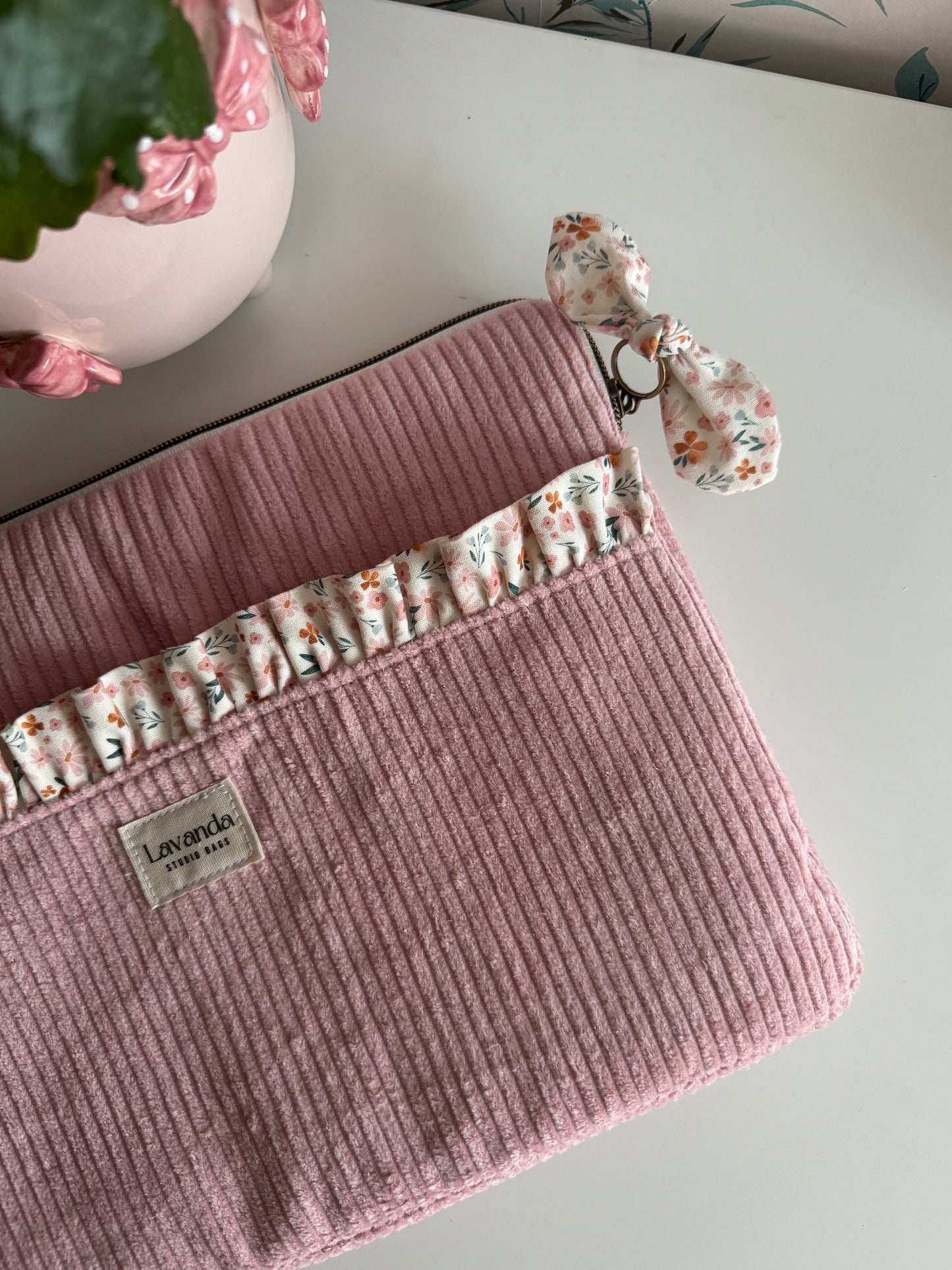 laptop/ iPad/ MacBook / tablet case pink pana and flowers
