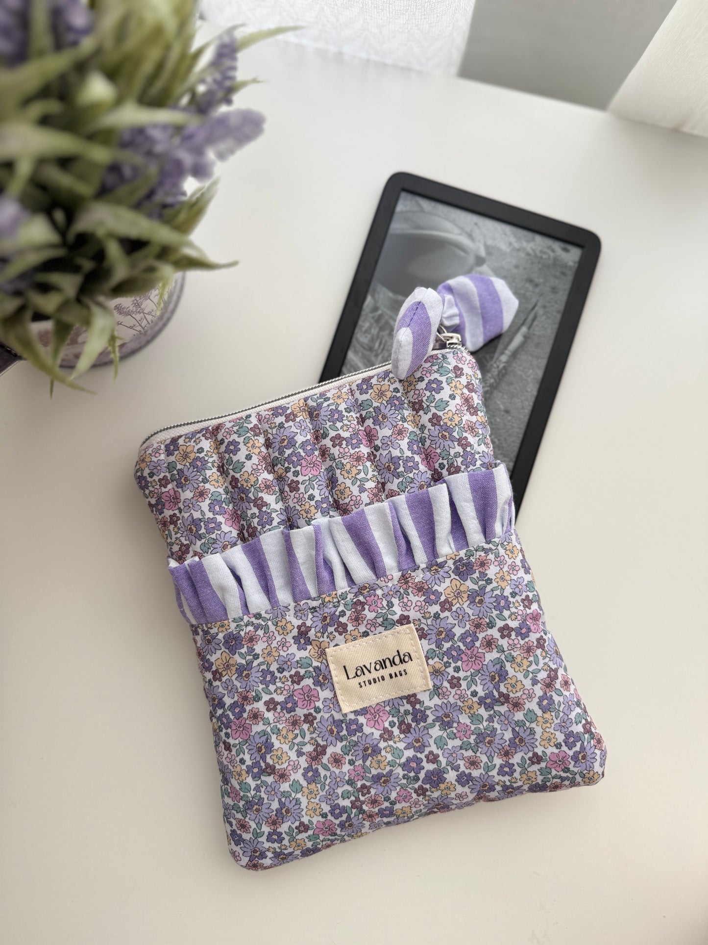 Kindle sleeve lilac lavander