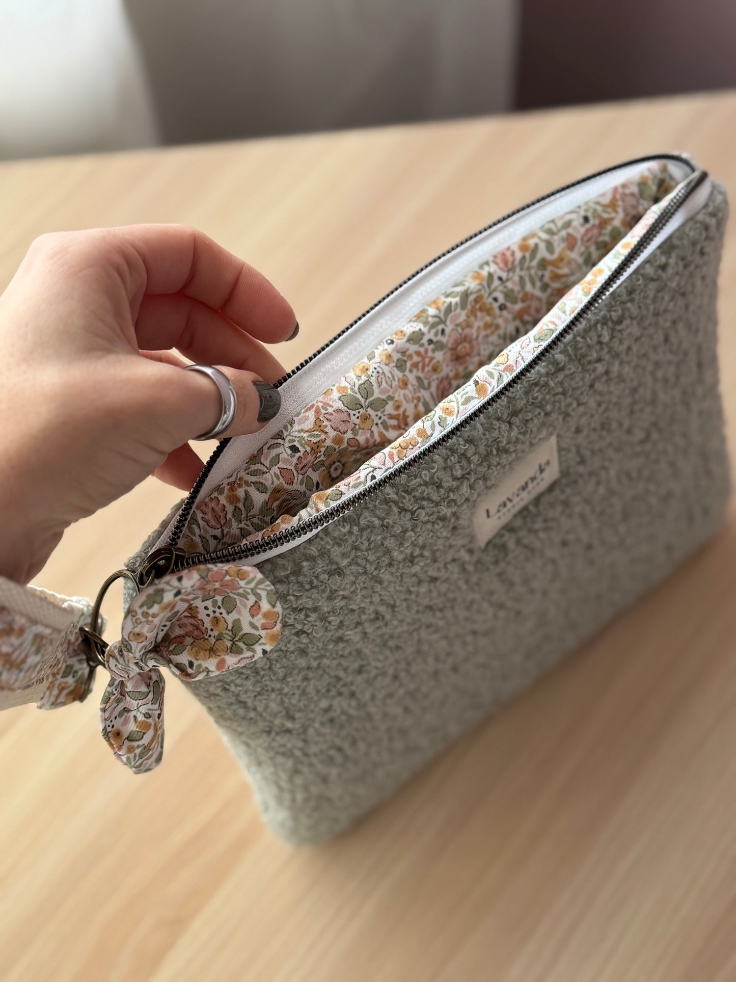 Make up bag teddy green