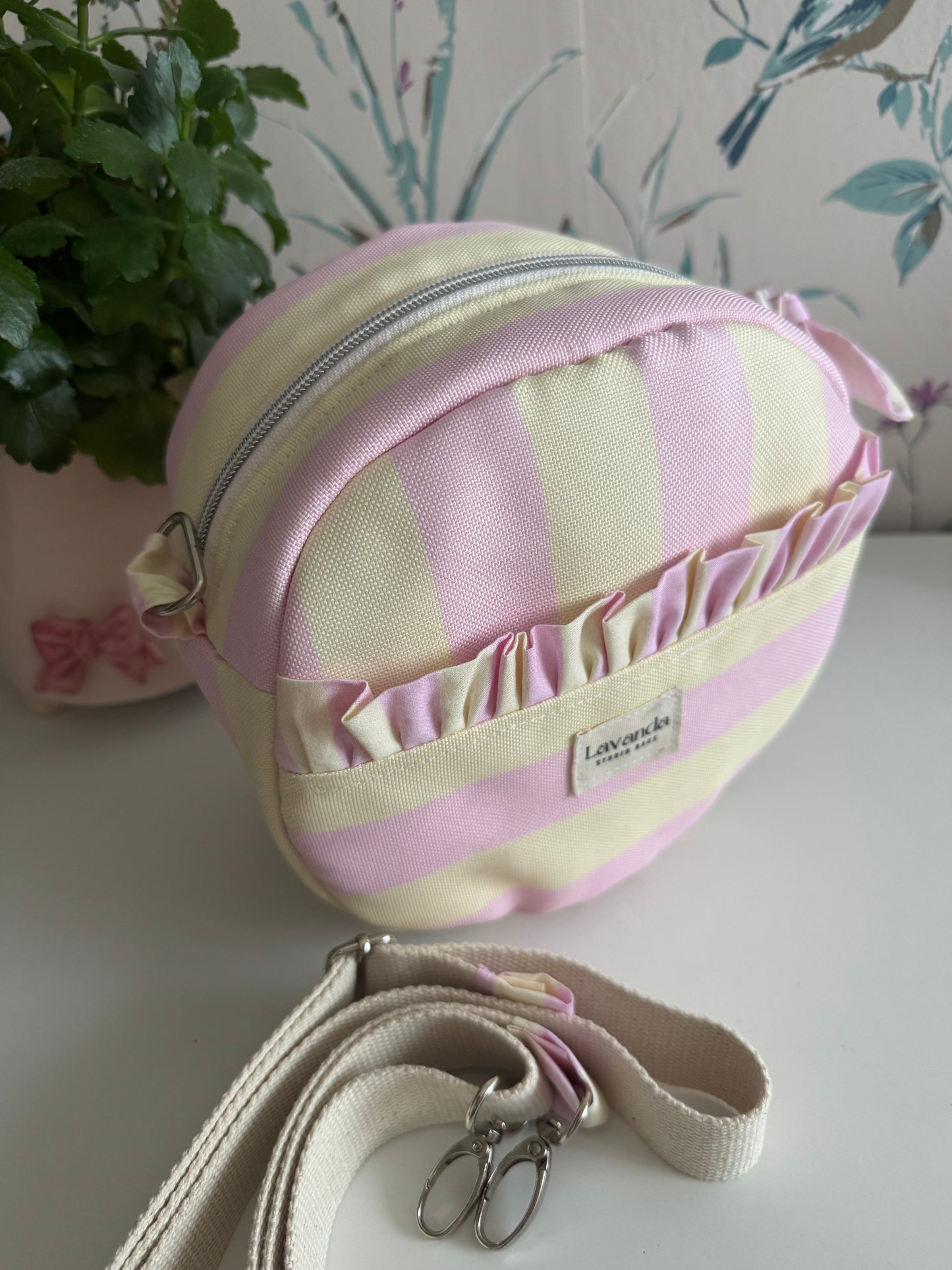 Round shoulder bag jazmín summer collection pink and pastel yellow