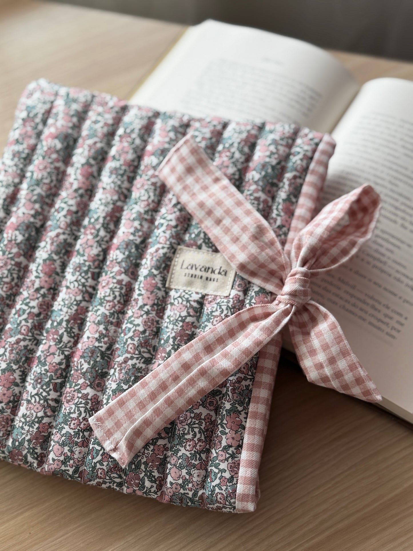 Book cover flowers and Vichy