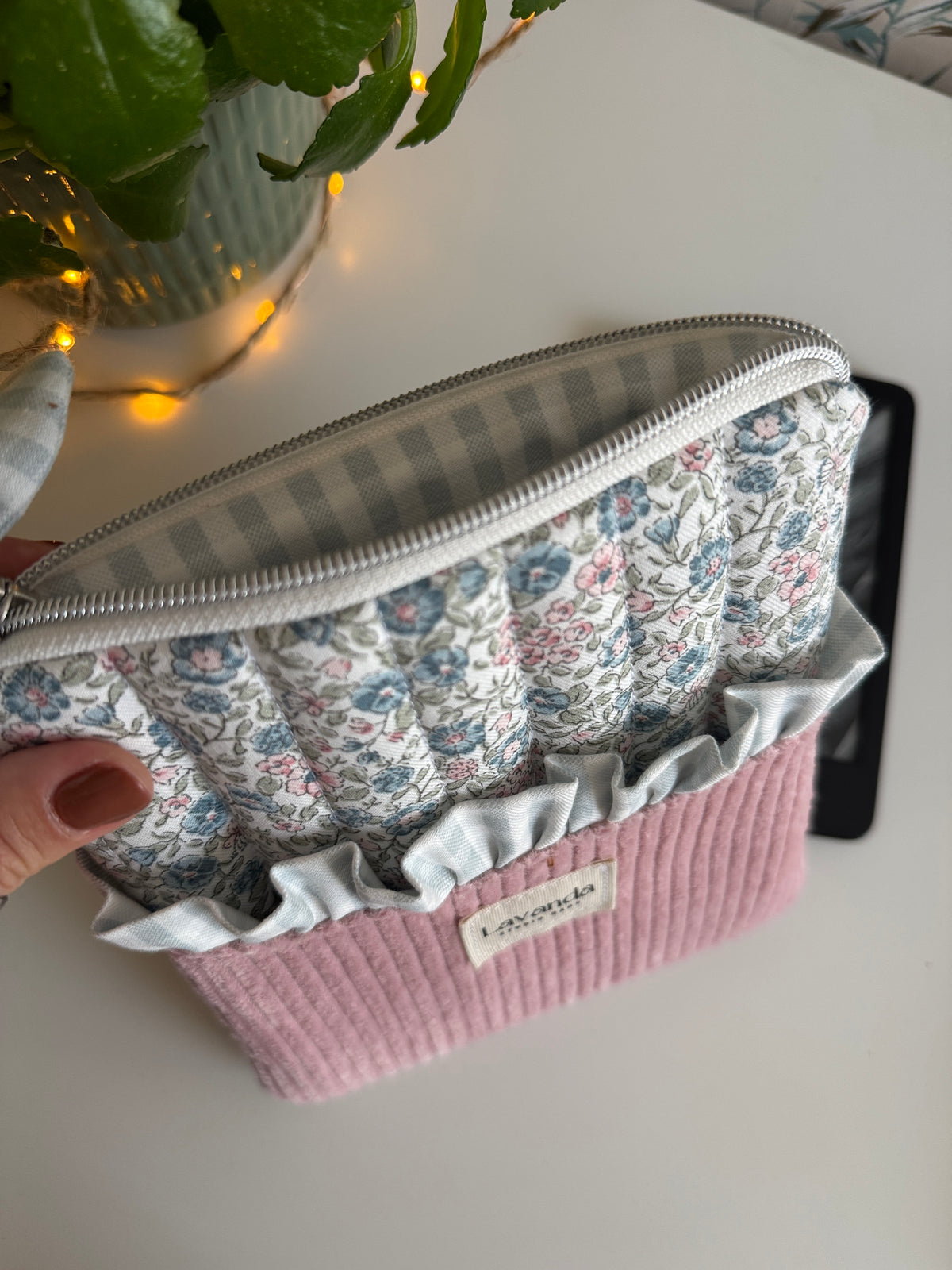 Kindle/ kobo🍂 sleeve pink pana and flowers
