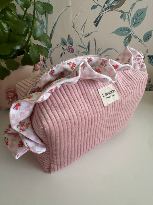Cosmetic bag fresia medium pink pana little capsule.🌸