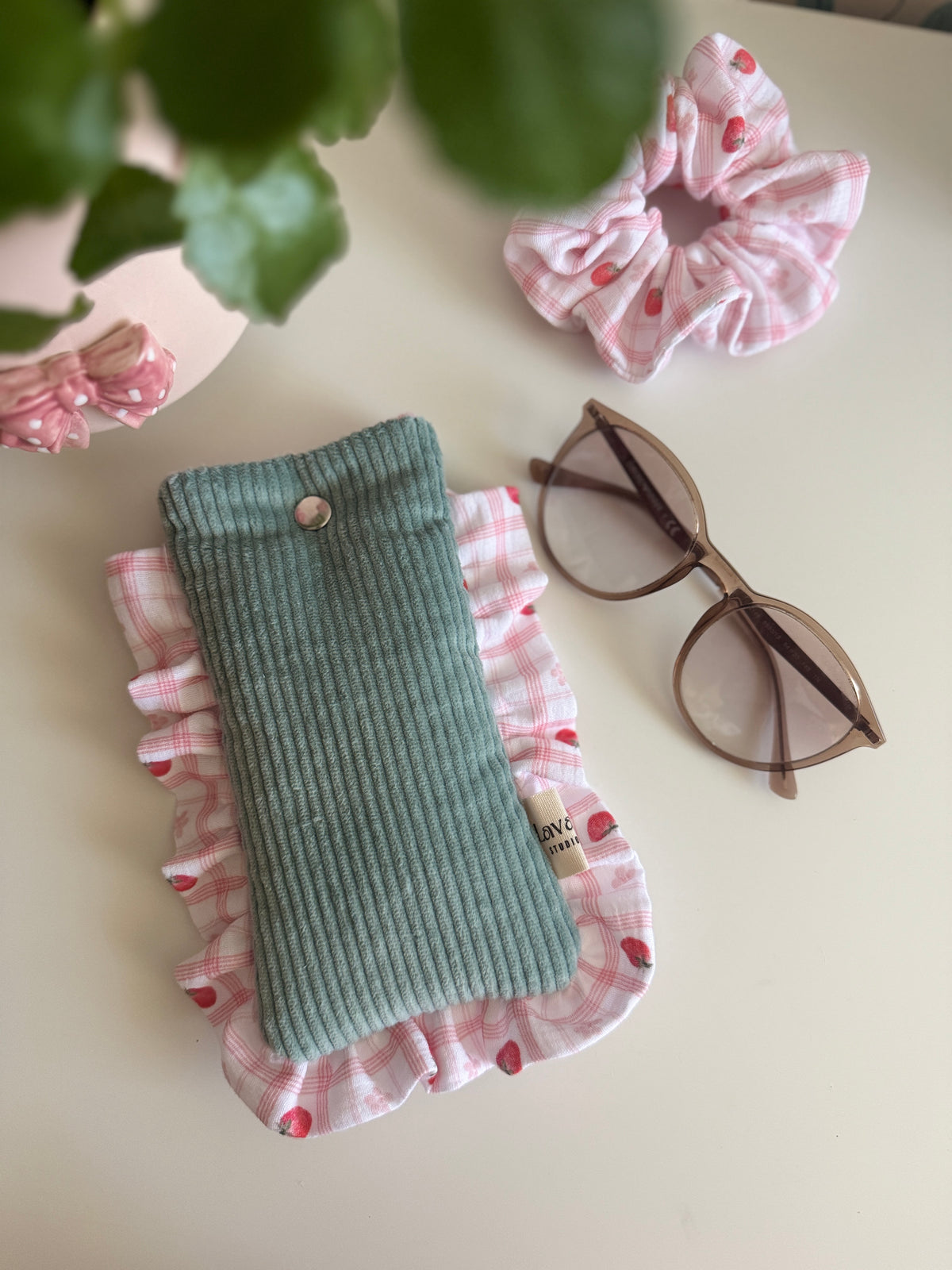 Glasses case green pana little capsule🌸