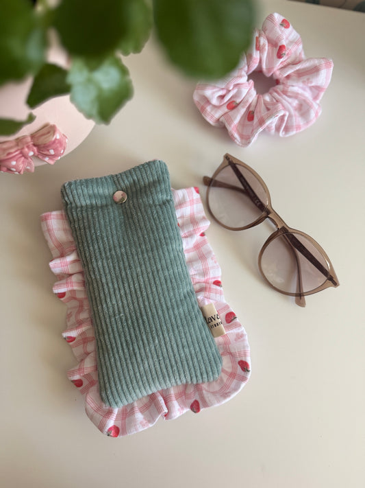 Glasses case green pana little capsule🌸