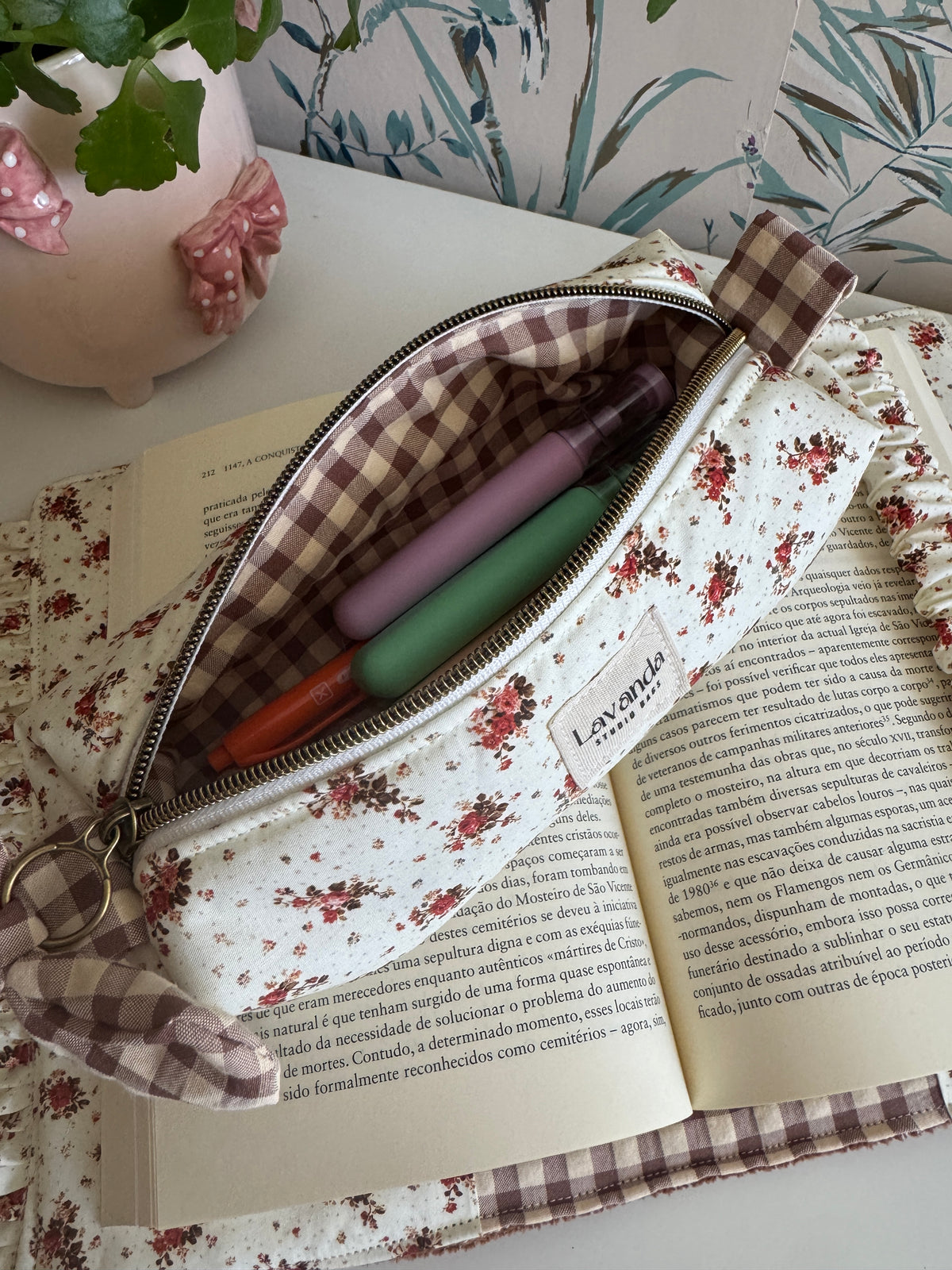 A.Pen cases🤎