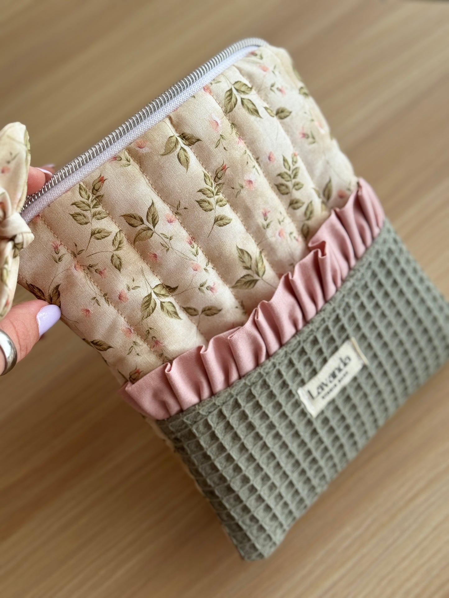 Kindle sleeve green garden and pink