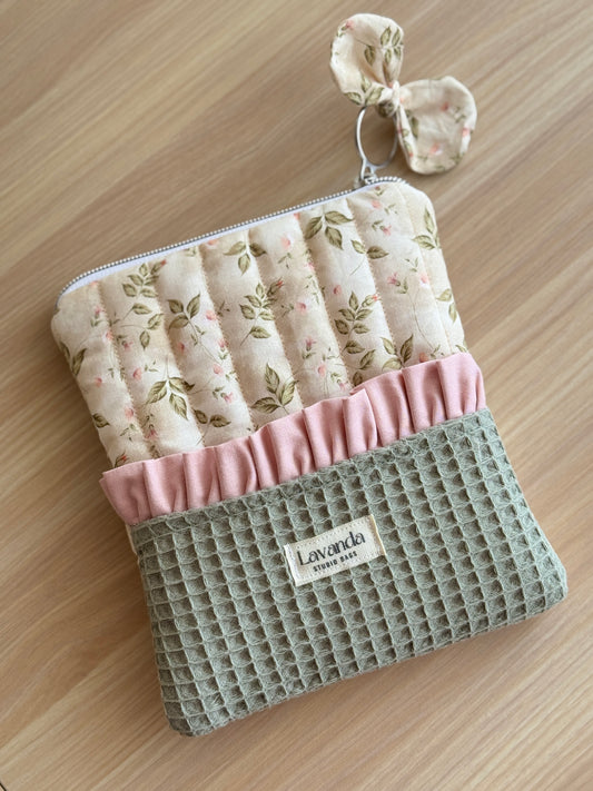 Kindle sleeve green garden and pink