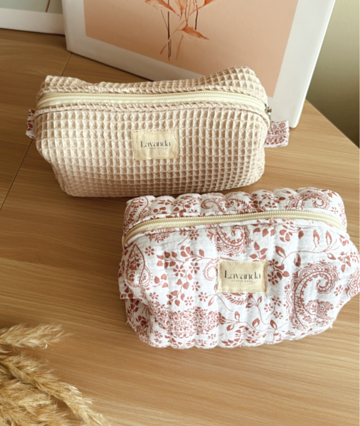 Make up bag beige/ vanilla line