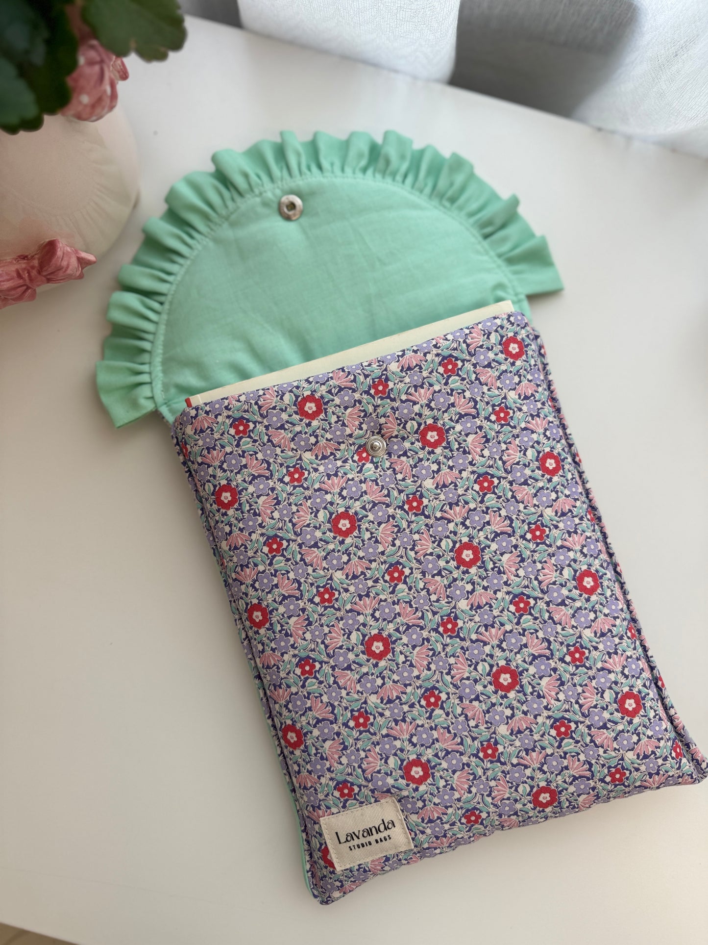 Novo! Capa para livro com folho floral e verde